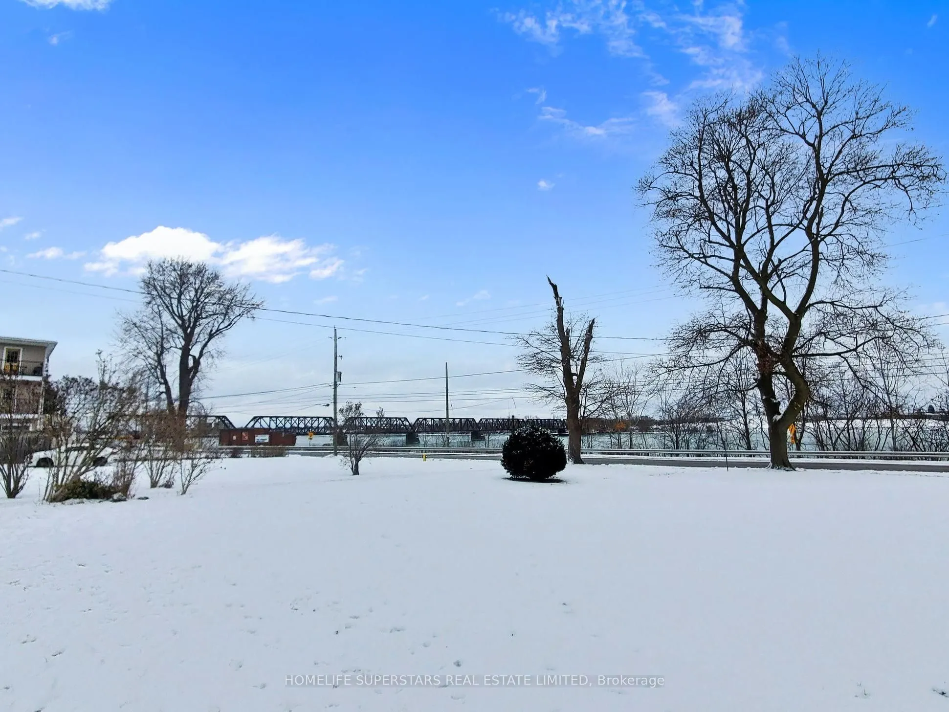 535 NIAGARA Boulevard