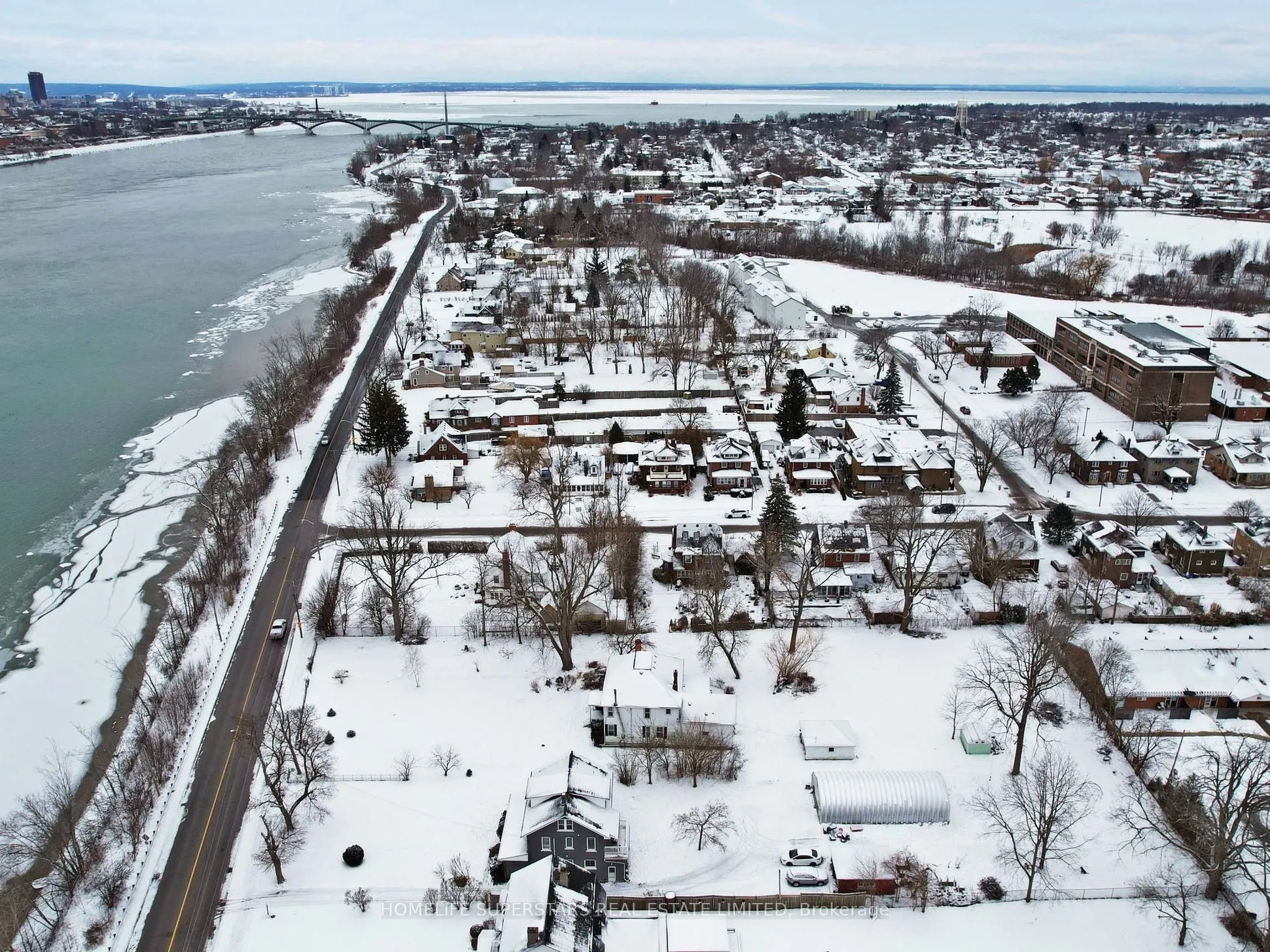 535 NIAGARA Boulevard