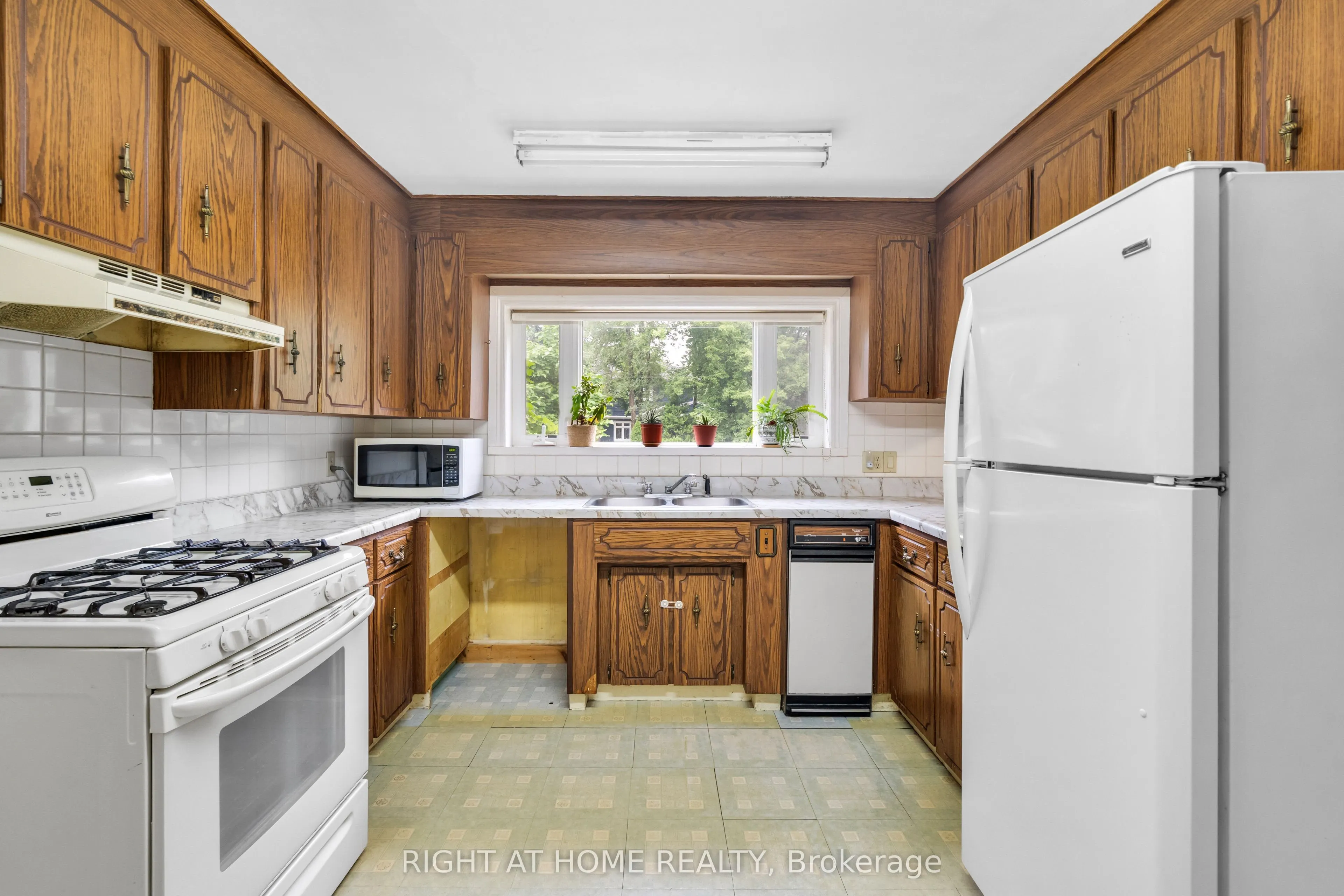 265 Fiddlers Green Road