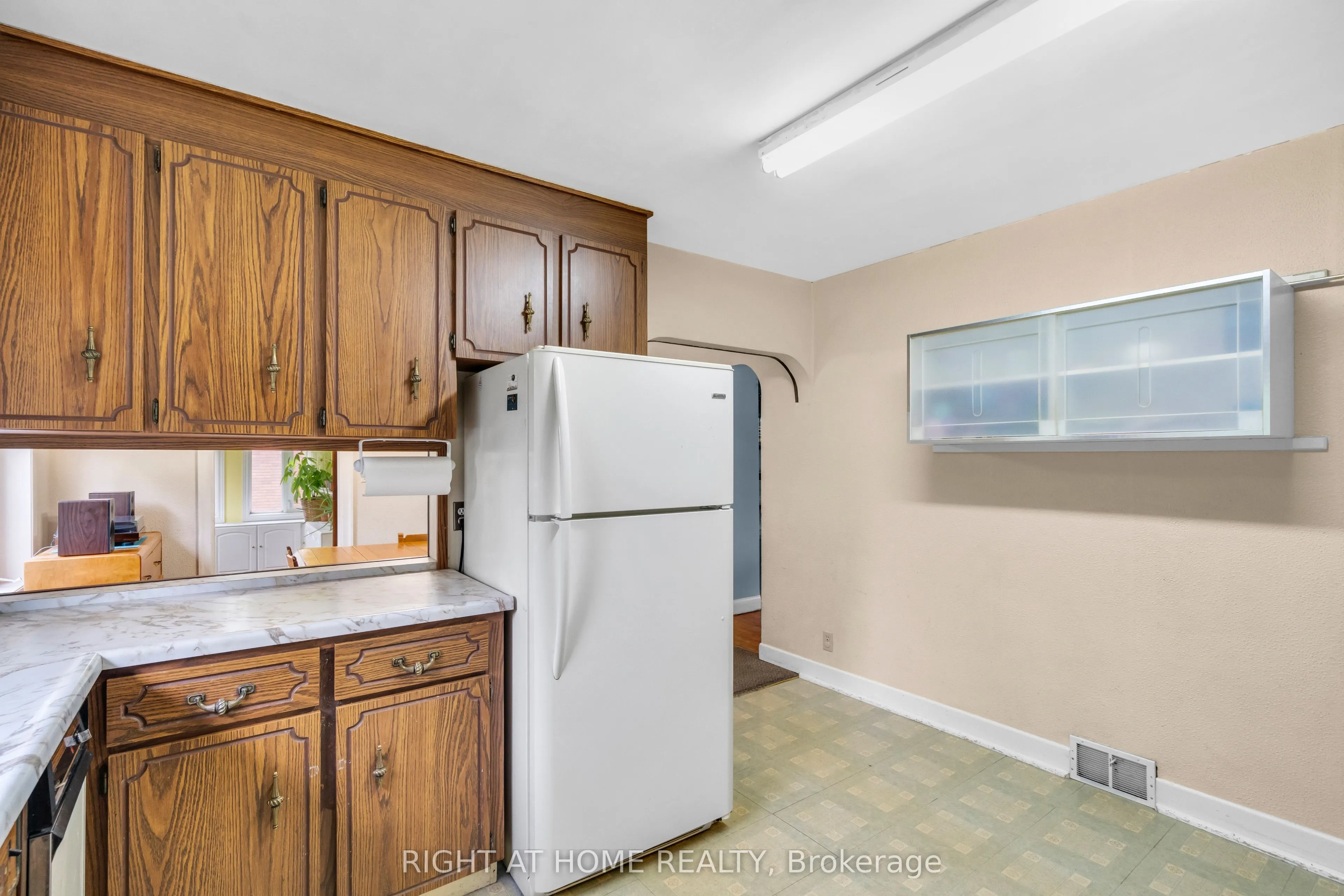 265 Fiddlers Green Road