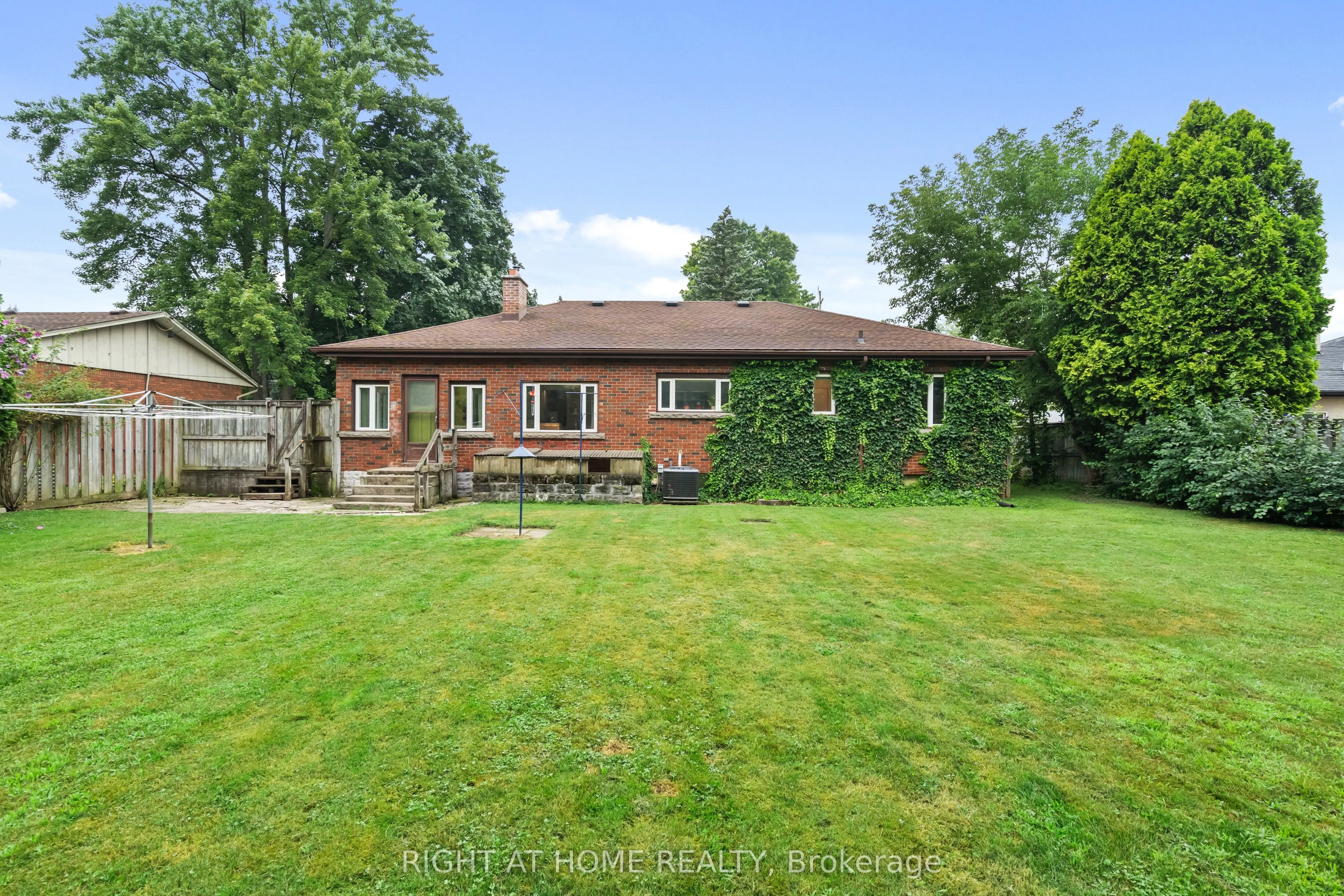 265 Fiddlers Green Road