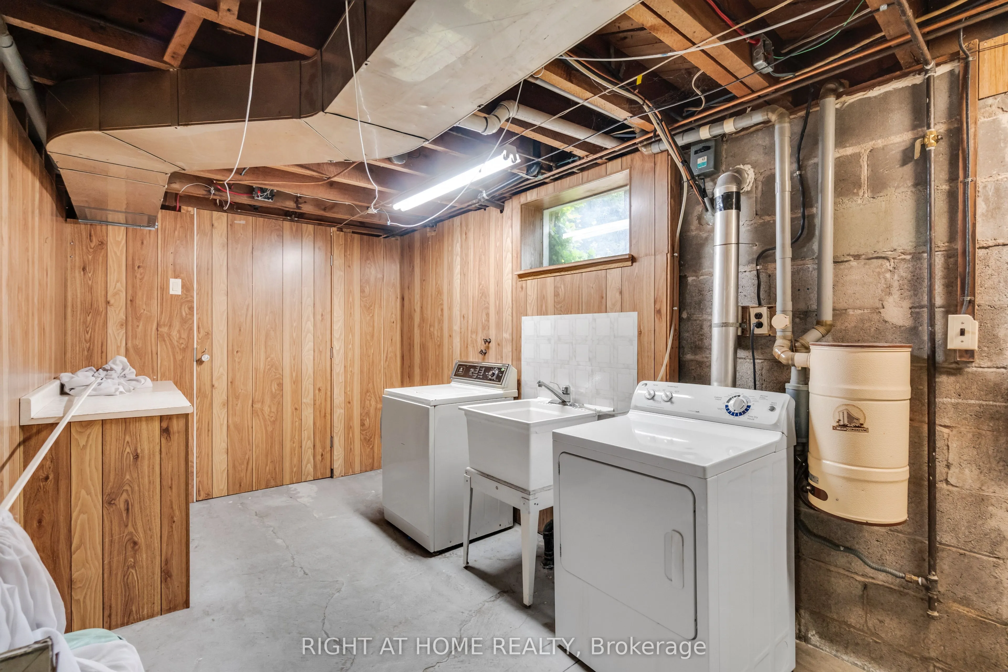 265 Fiddlers Green Road