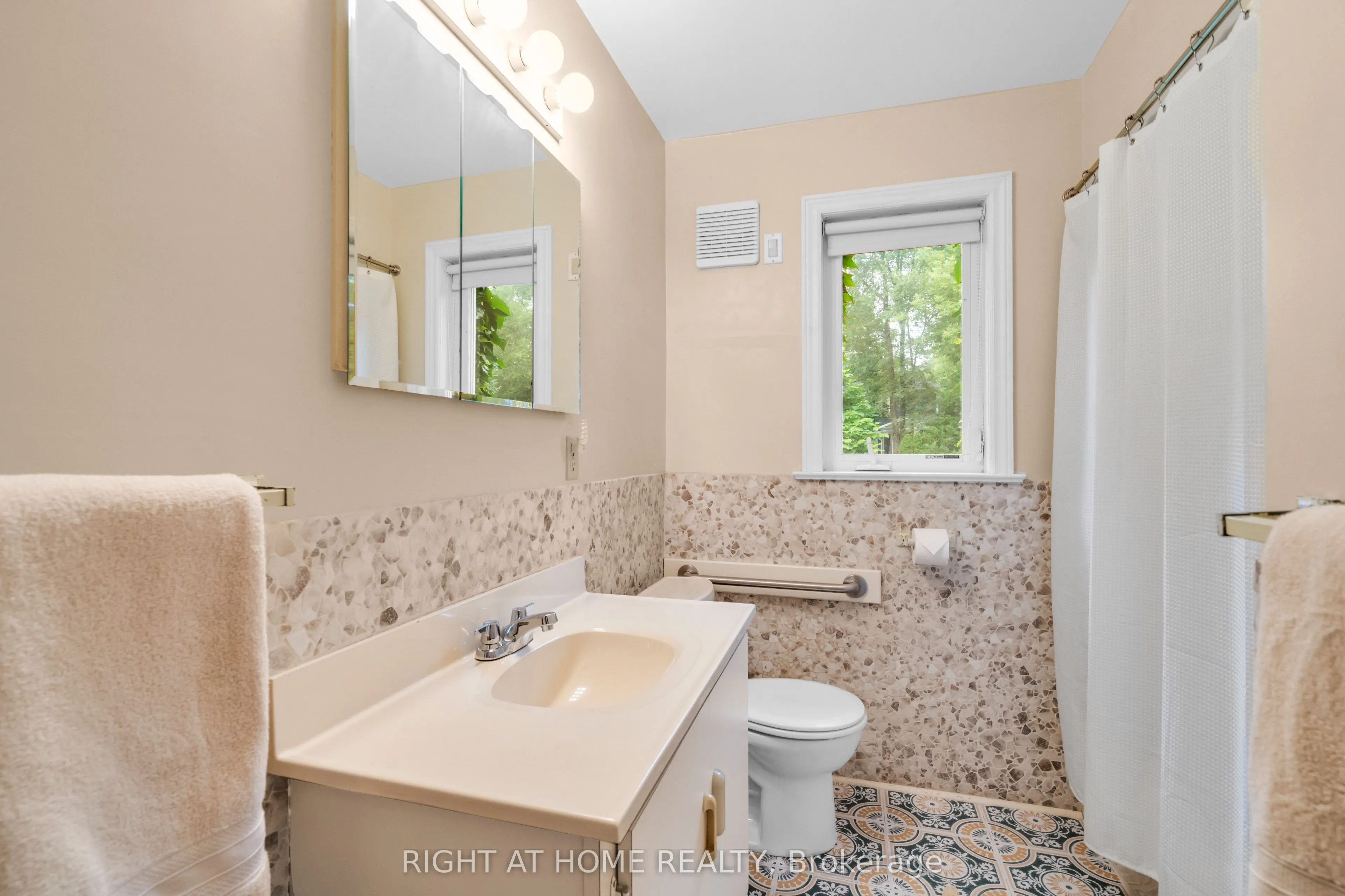 265 Fiddlers Green Road