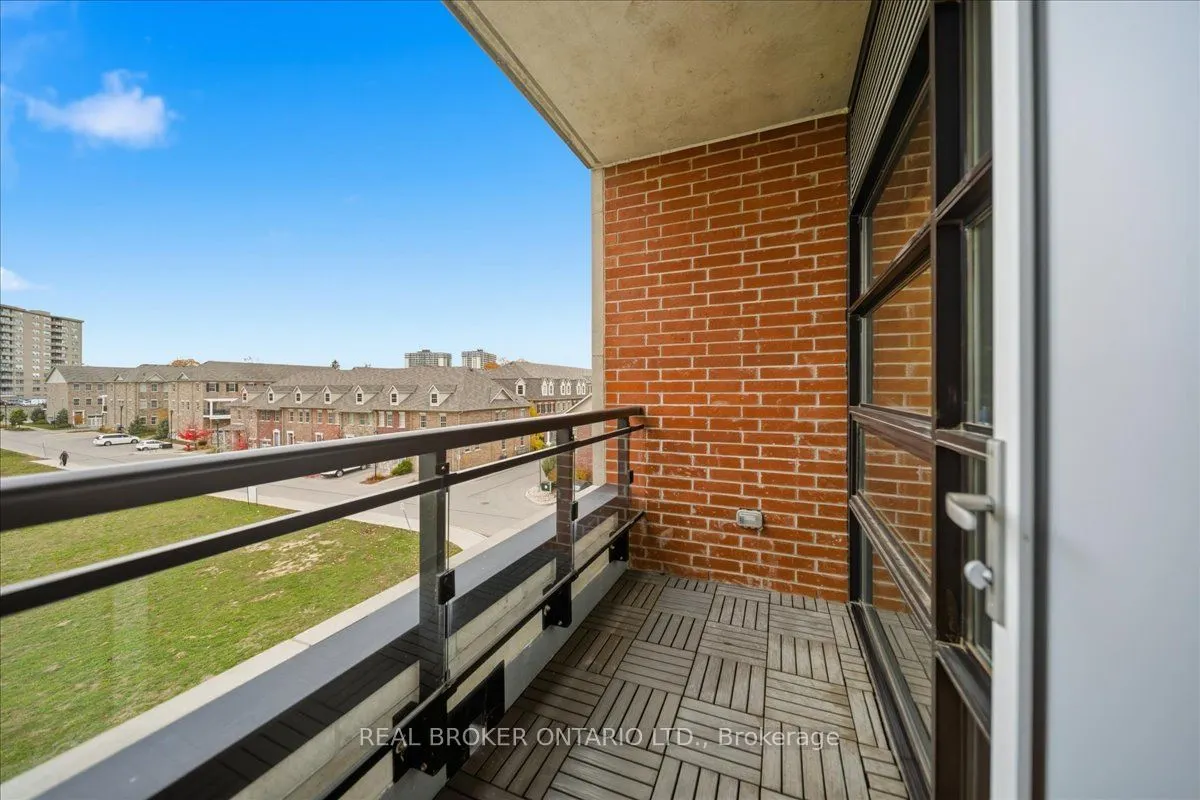 15 Prince Albert Boulevard, #404