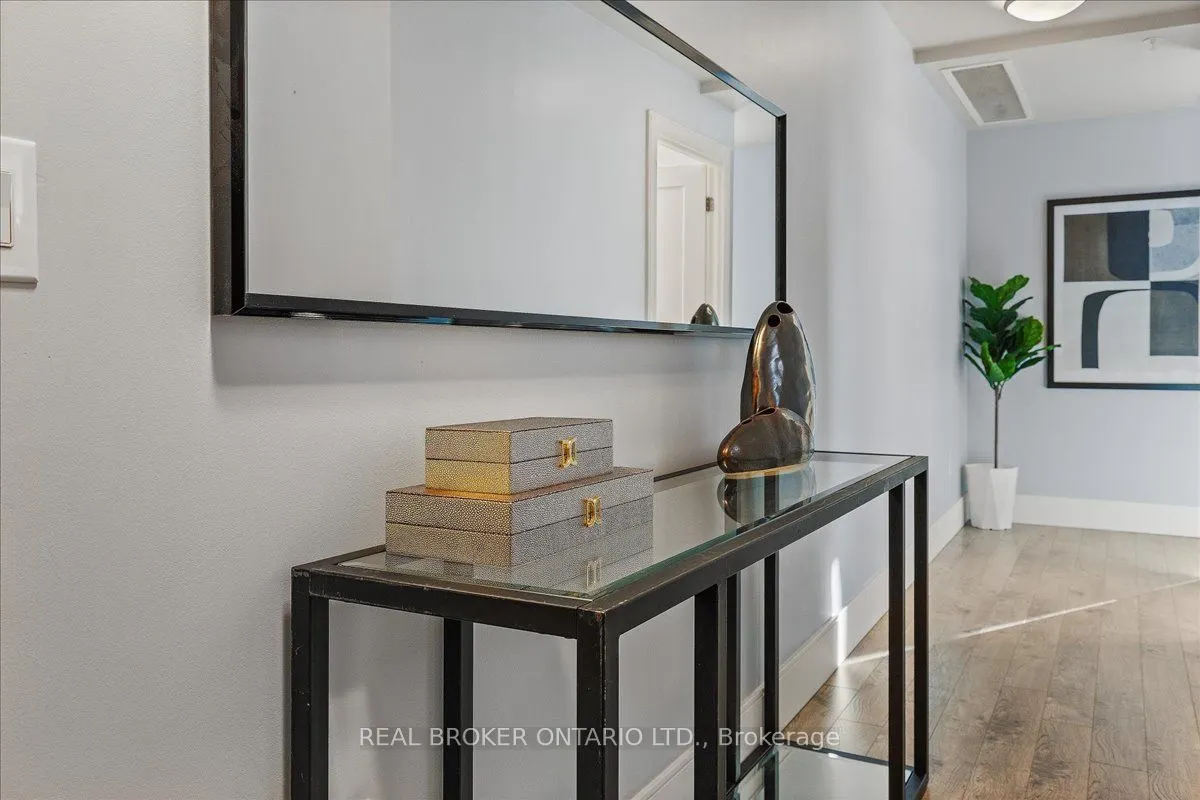 15 Prince Albert Boulevard, #404