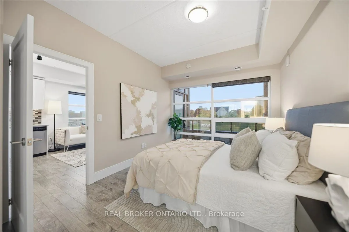 15 Prince Albert Boulevard, #404