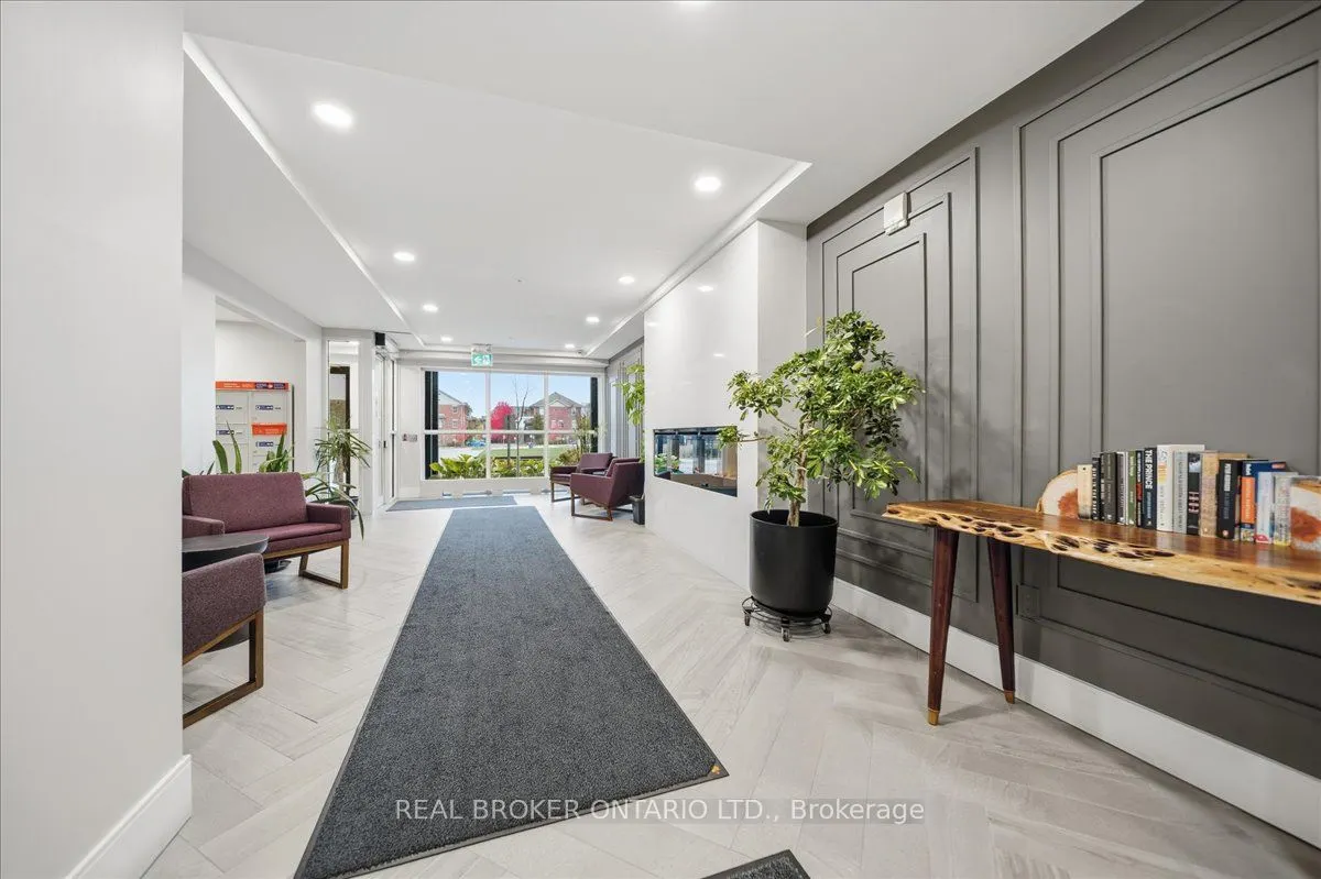 15 Prince Albert Boulevard, #404