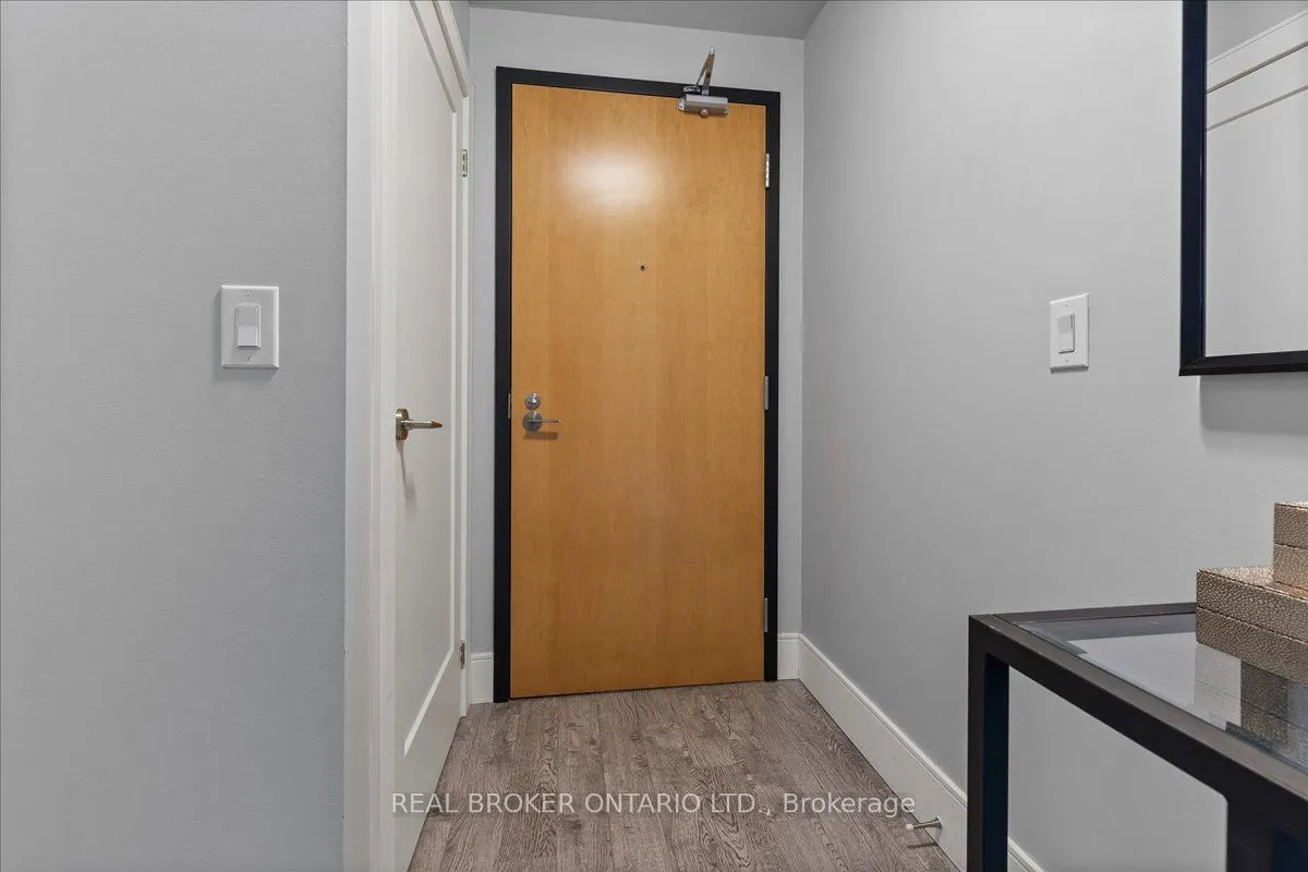 15 Prince Albert Boulevard, #404