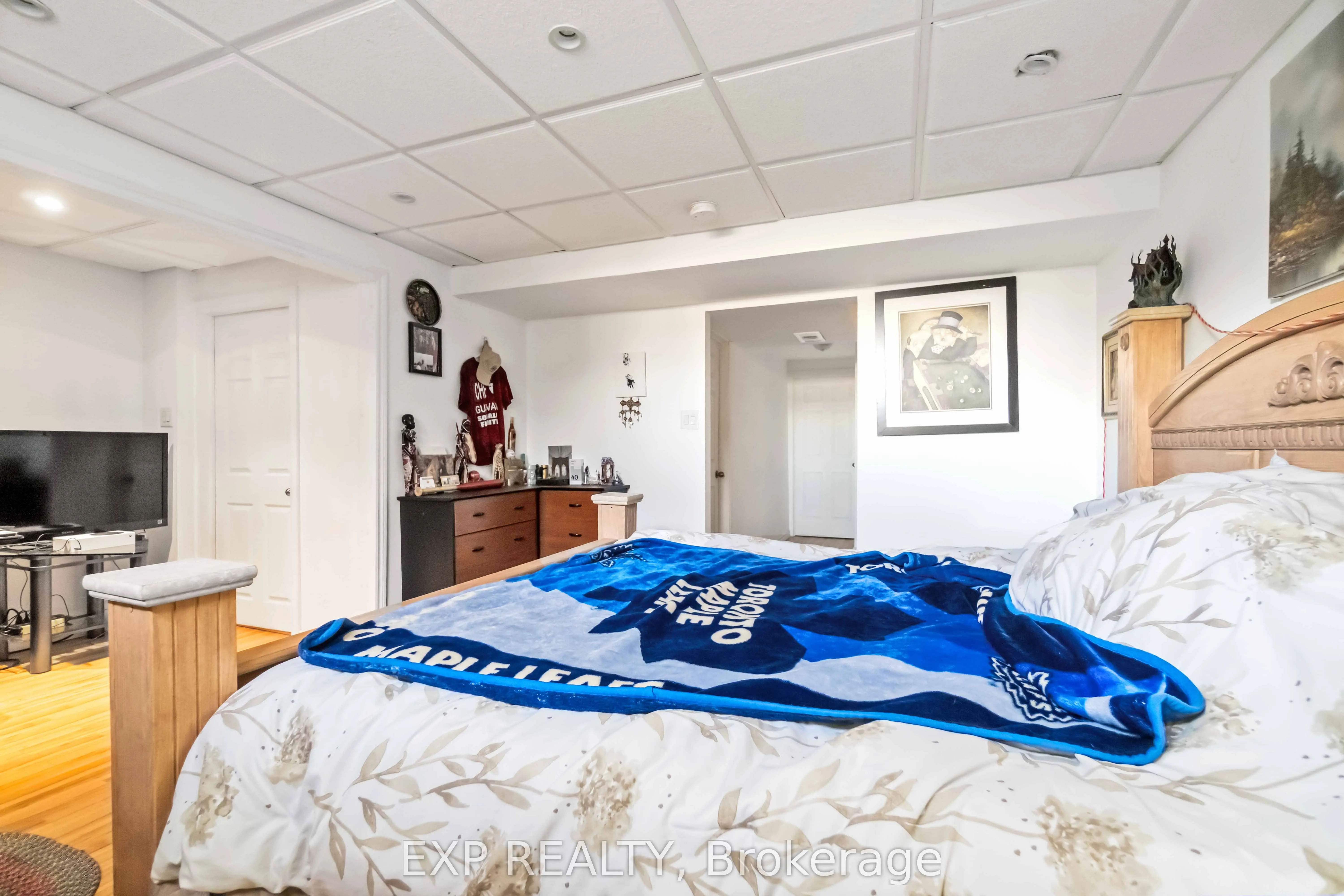 102 Asselin Street S