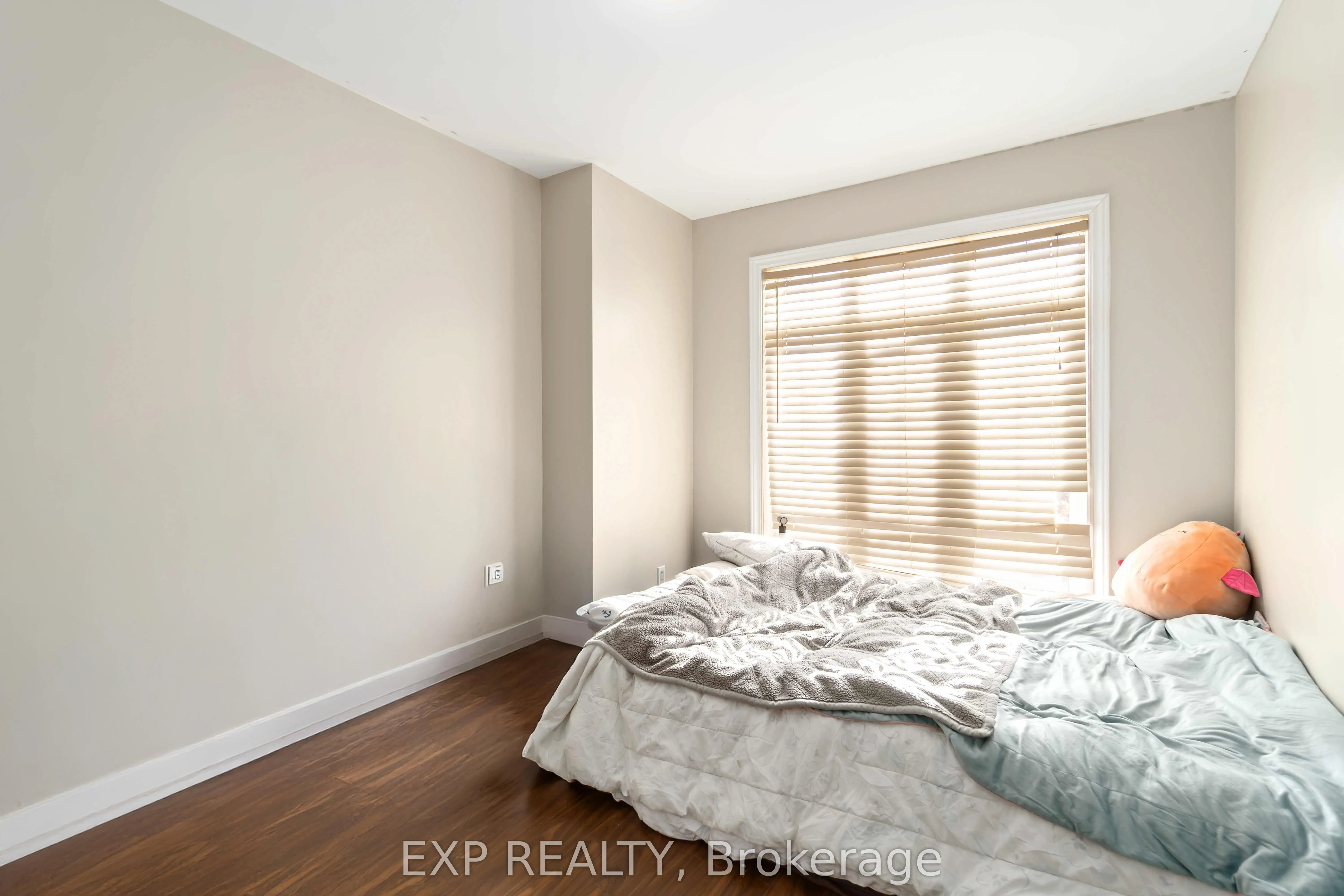 102 Asselin Street S