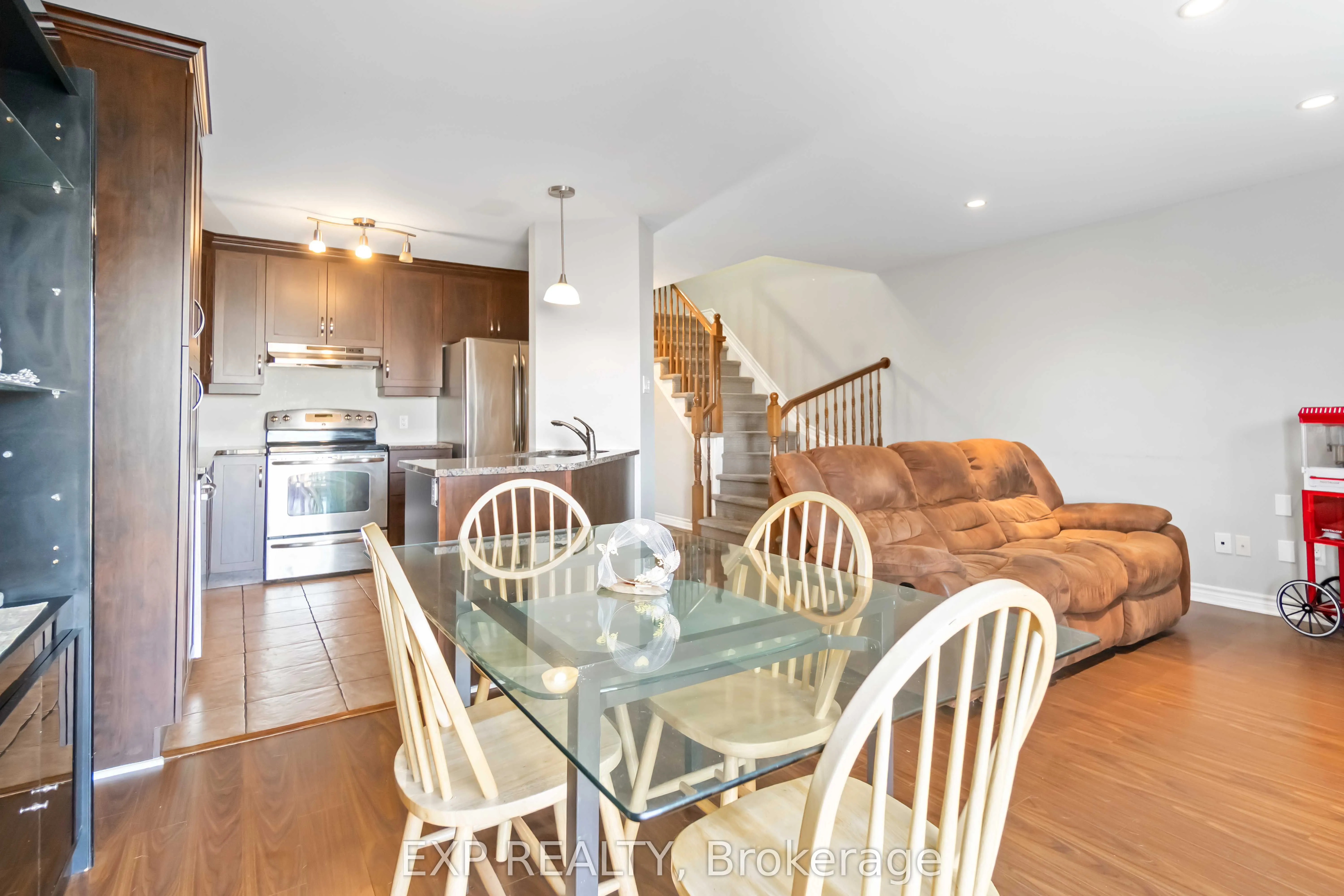 102 Asselin Street S