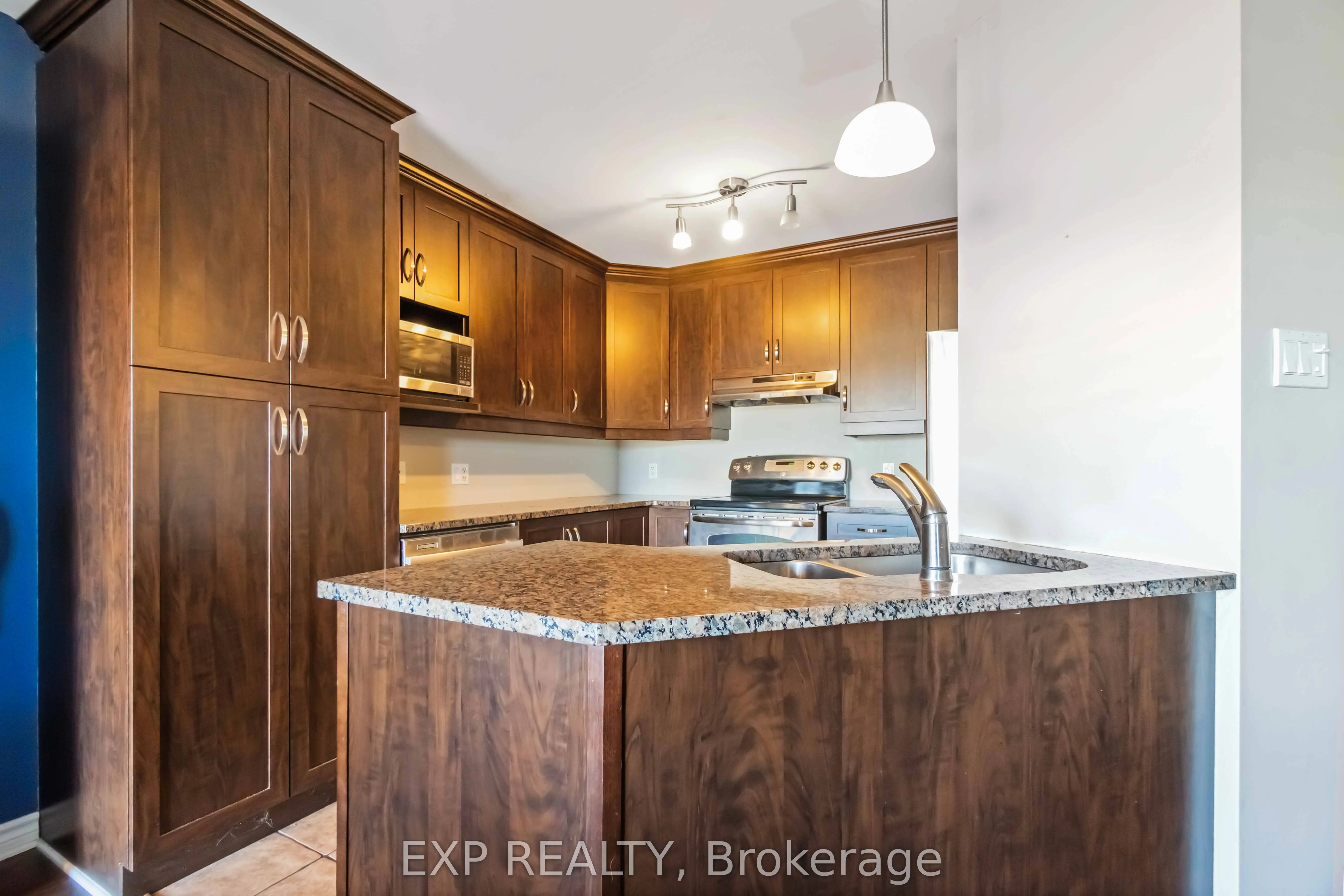 102 Asselin Street S