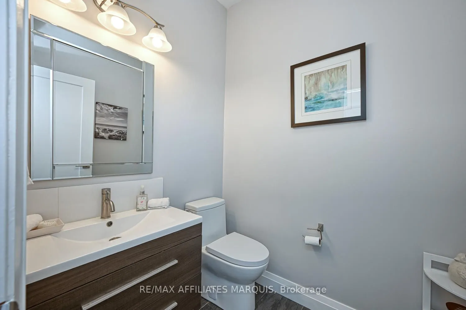 2064 Rosedale Road N