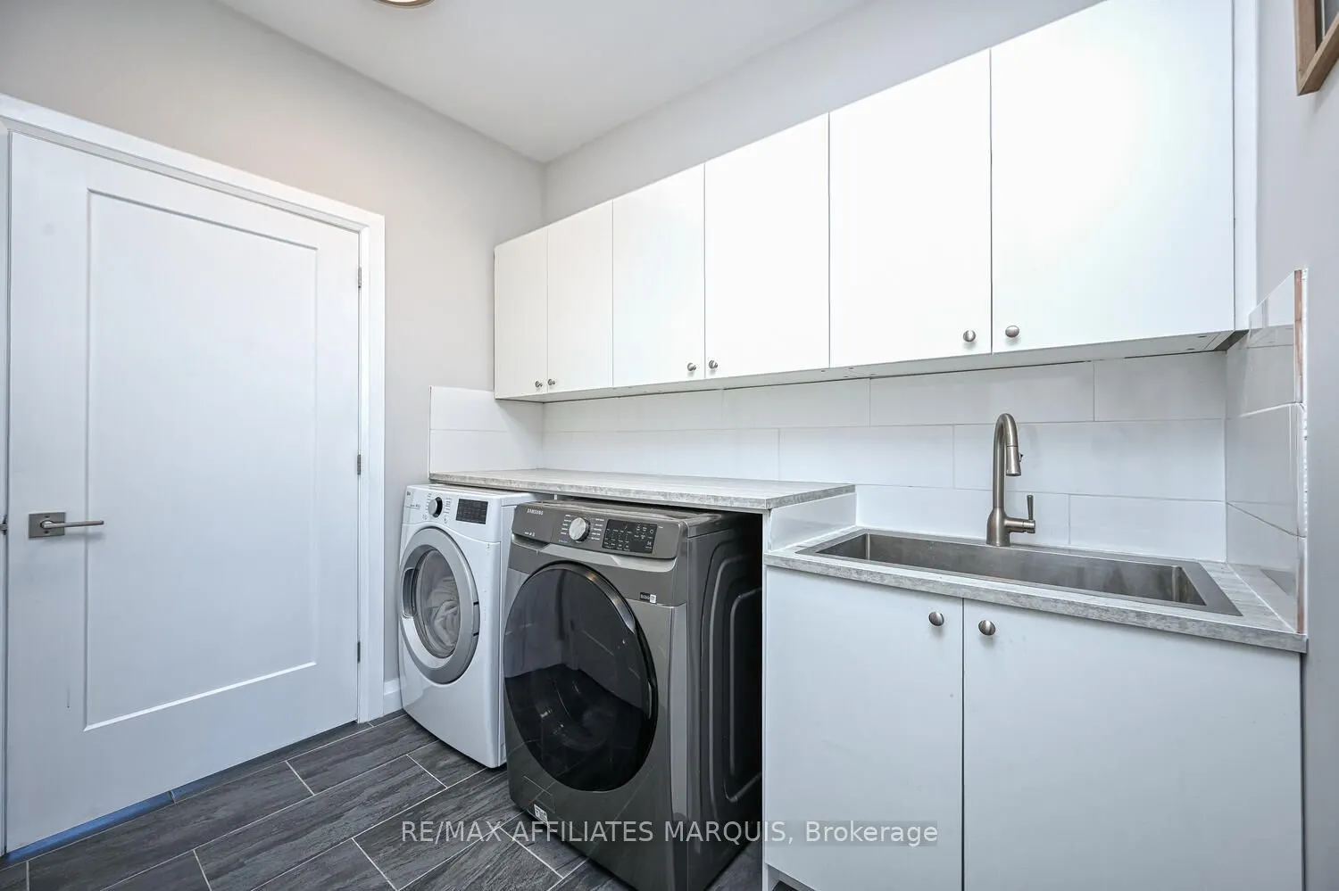 2064 Rosedale Road N