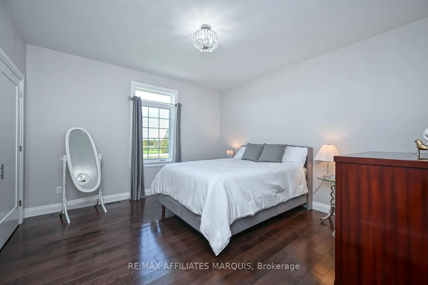 2064 Rosedale Road N