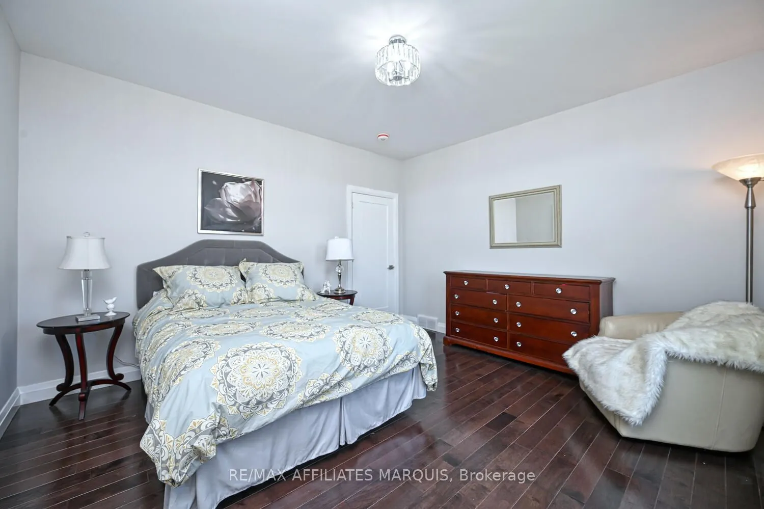 2064 Rosedale Road N