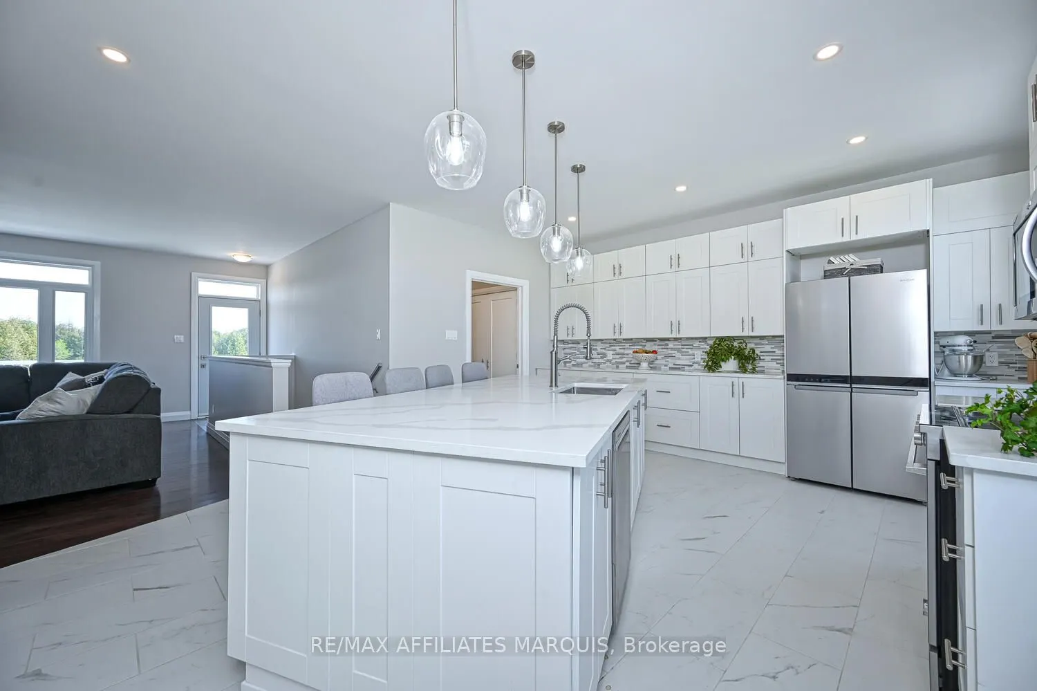 2064 Rosedale Road N