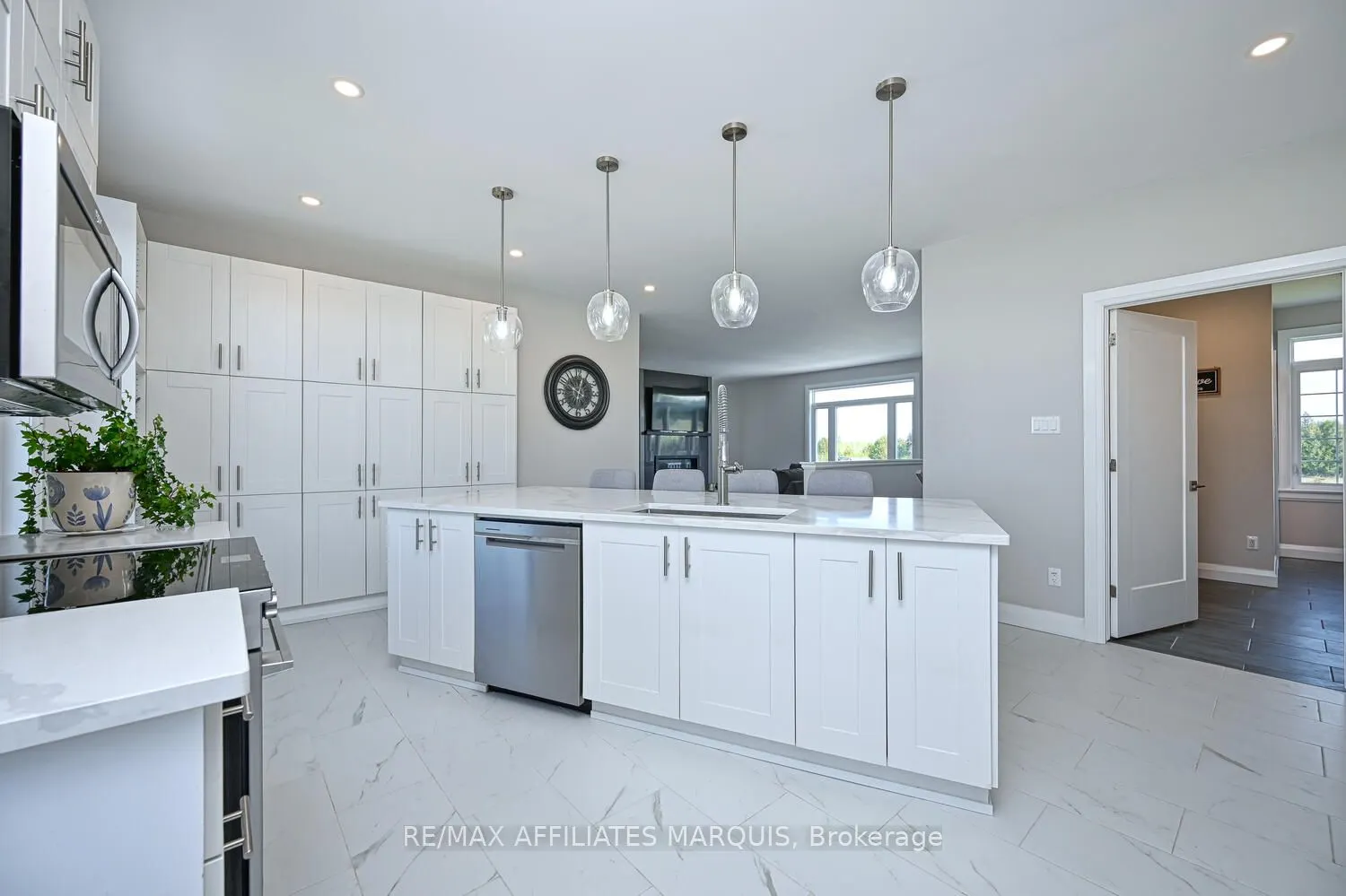 2064 Rosedale Road N