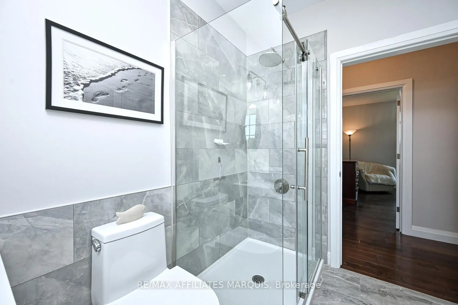 2064 Rosedale Road N