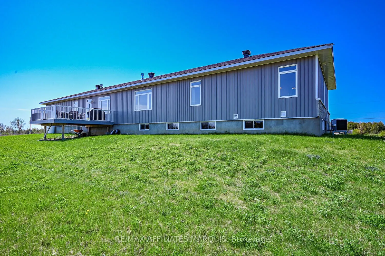 2064 Rosedale Road N