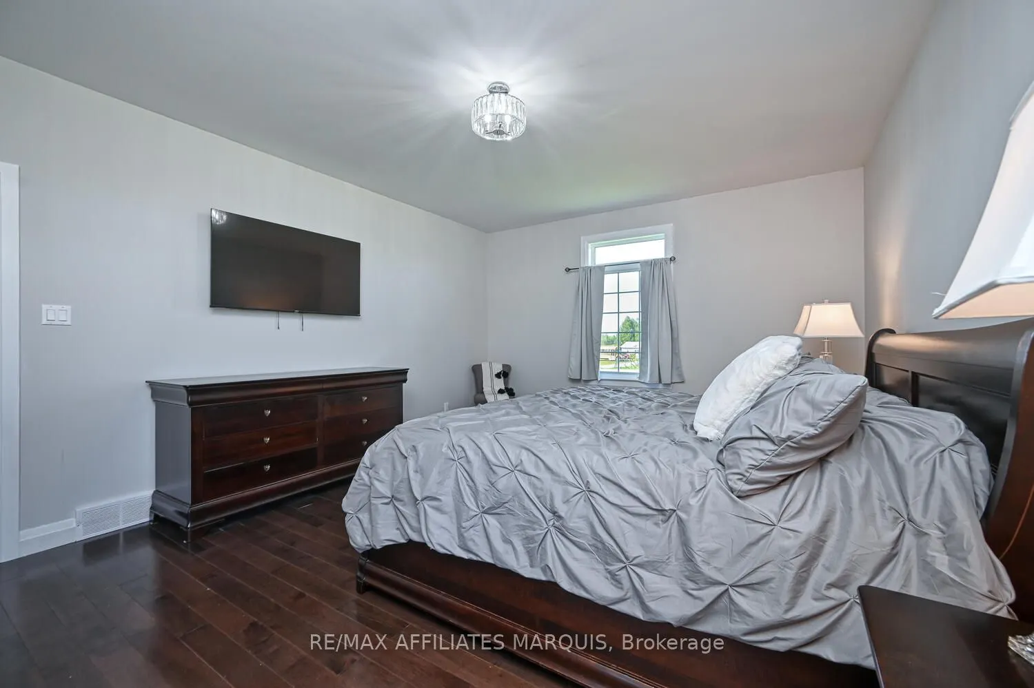 2064 Rosedale Road N