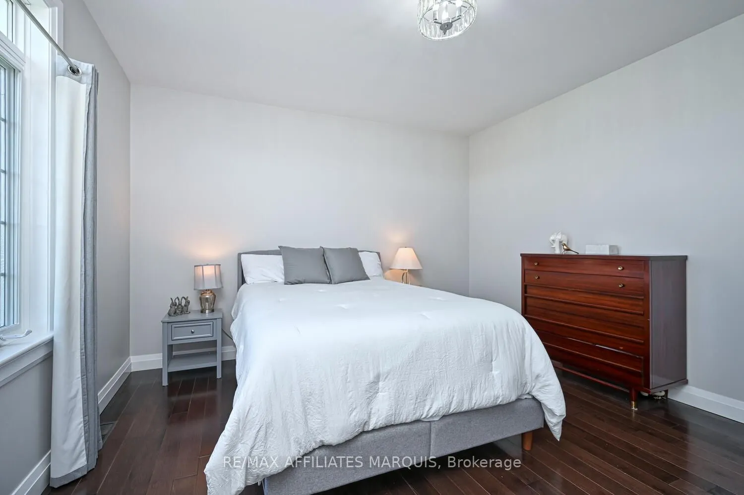 2064 Rosedale Road N