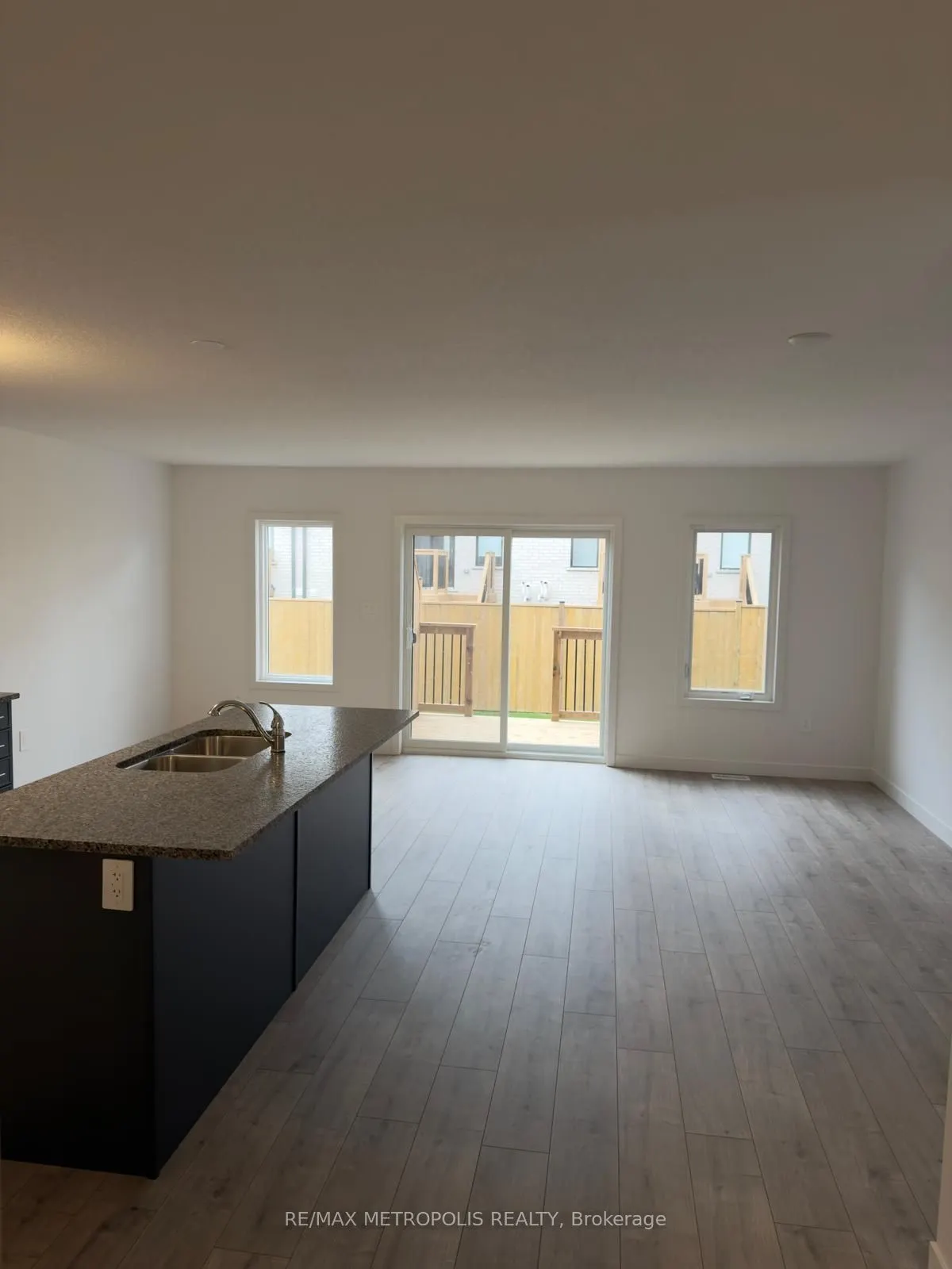 20 OAK FOREST Common