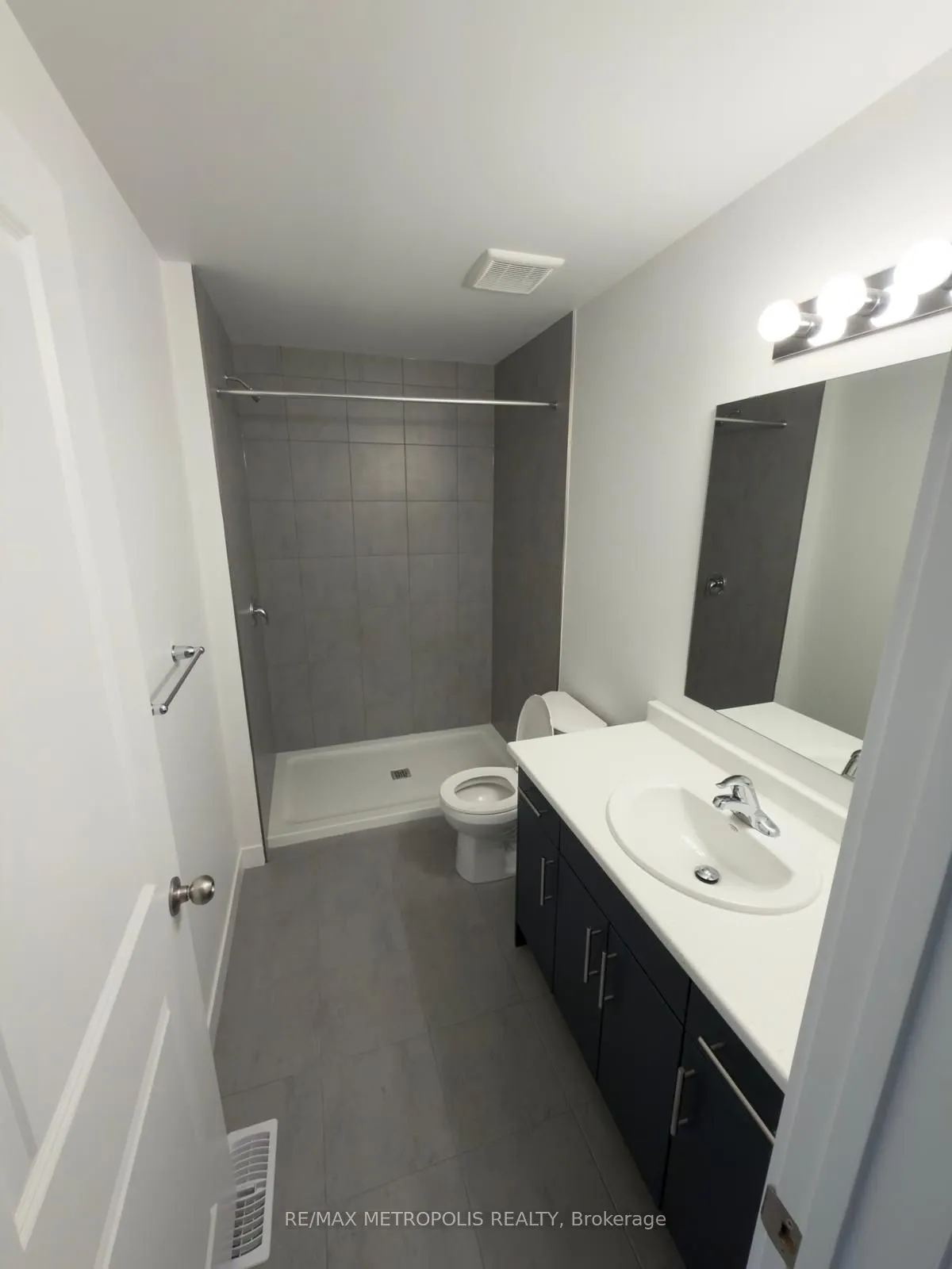 20 OAK FOREST Common