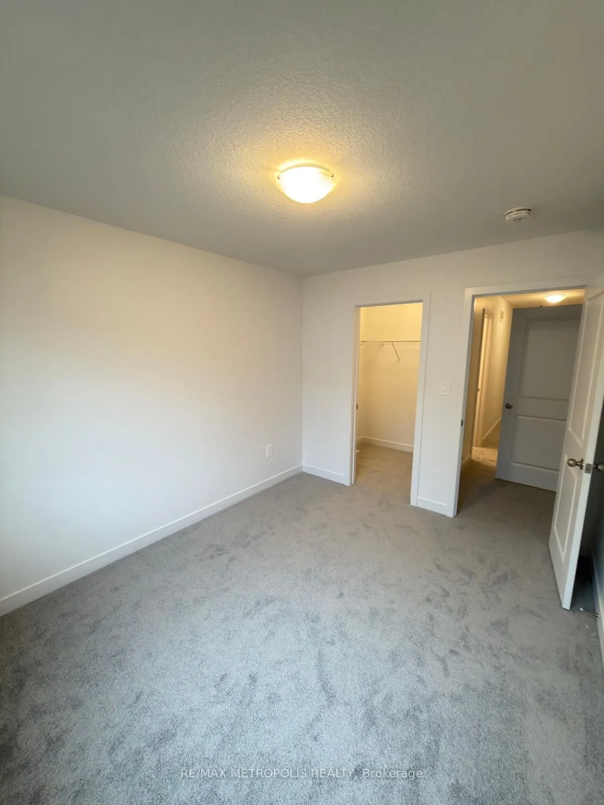 20 OAK FOREST Common