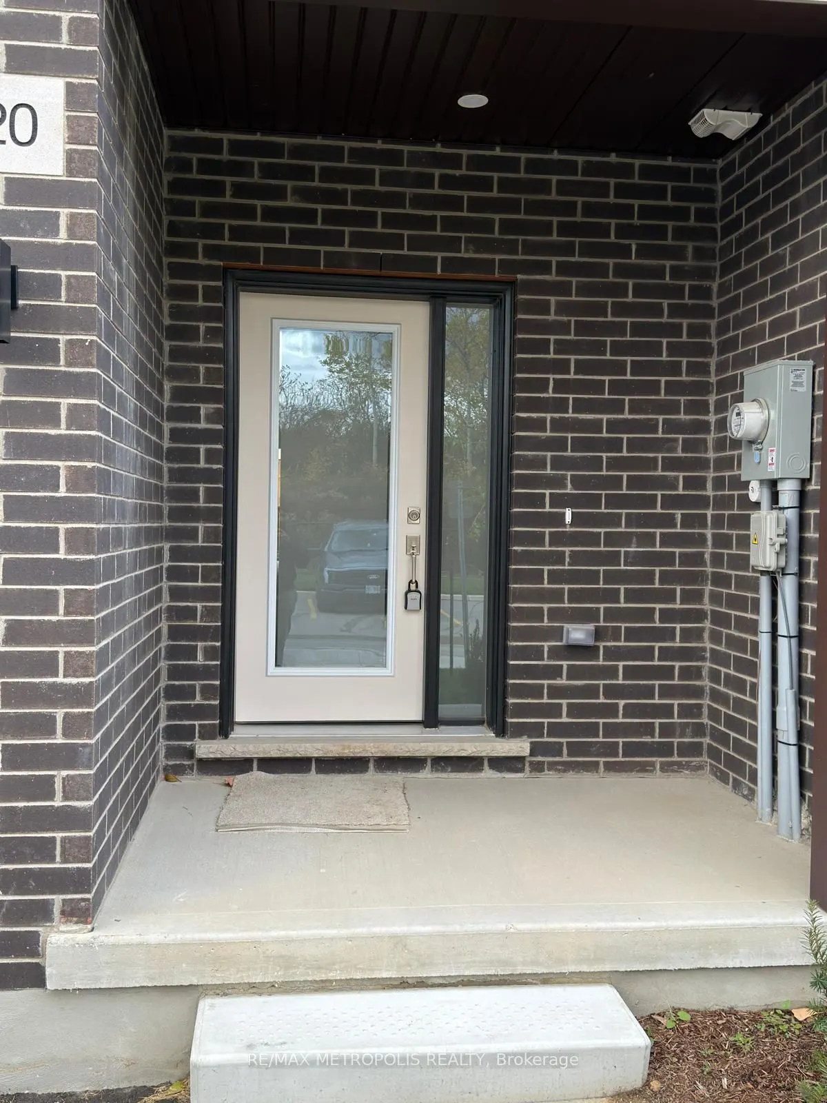 20 OAK FOREST Common