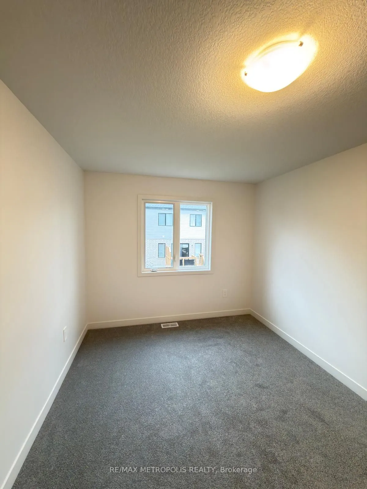 20 OAK FOREST Common