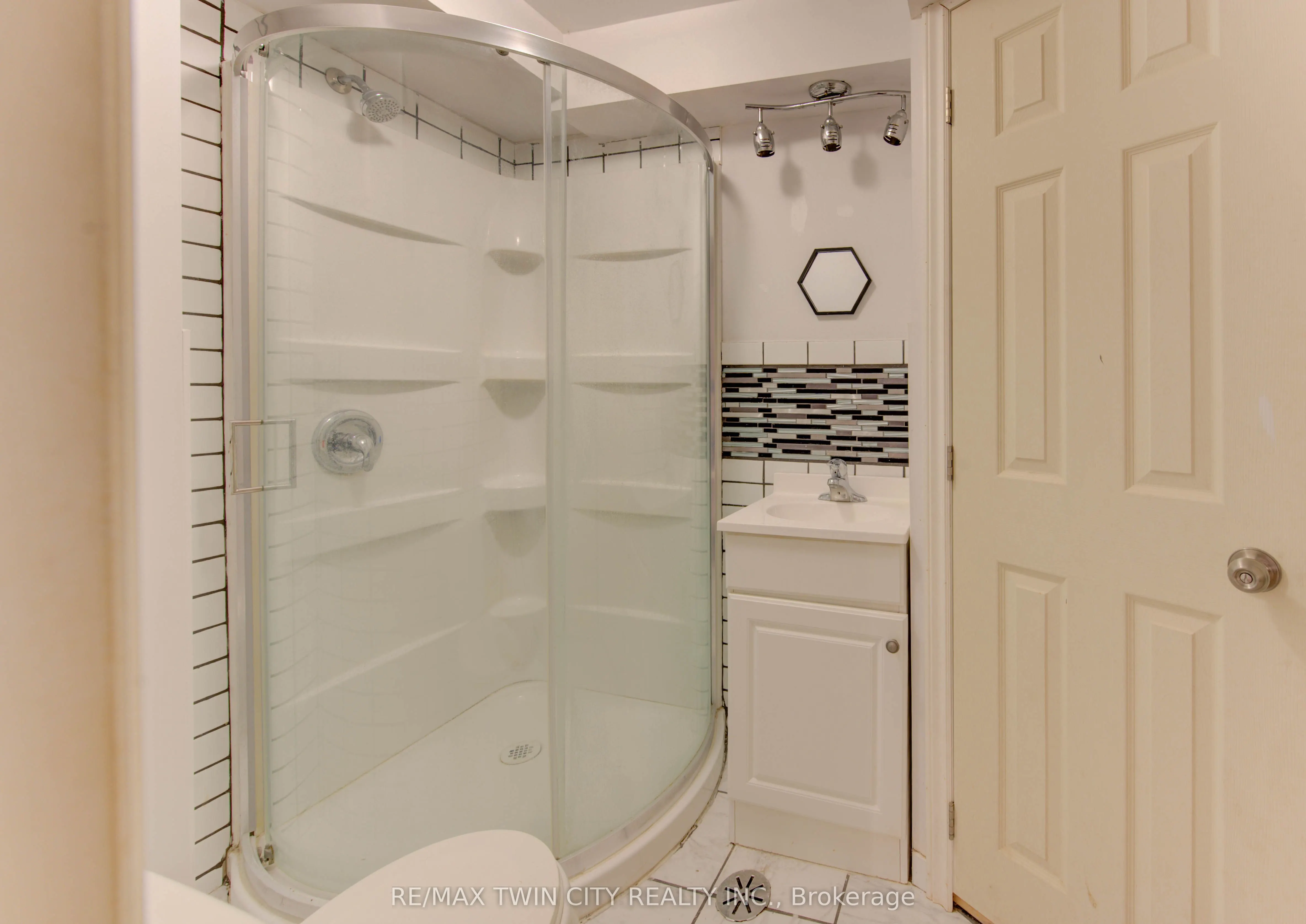 82 Trowbridge Street