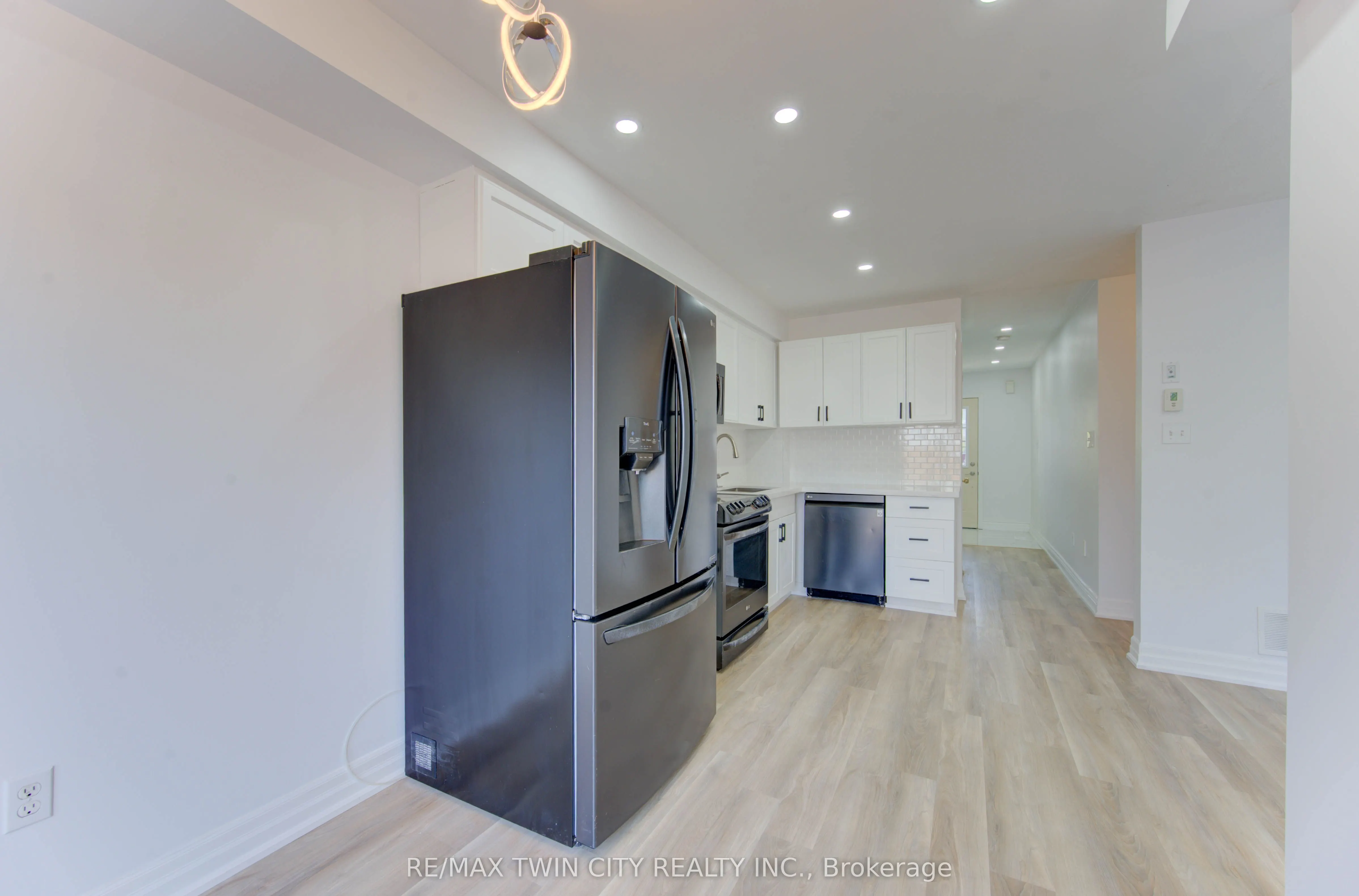 82 Trowbridge Street