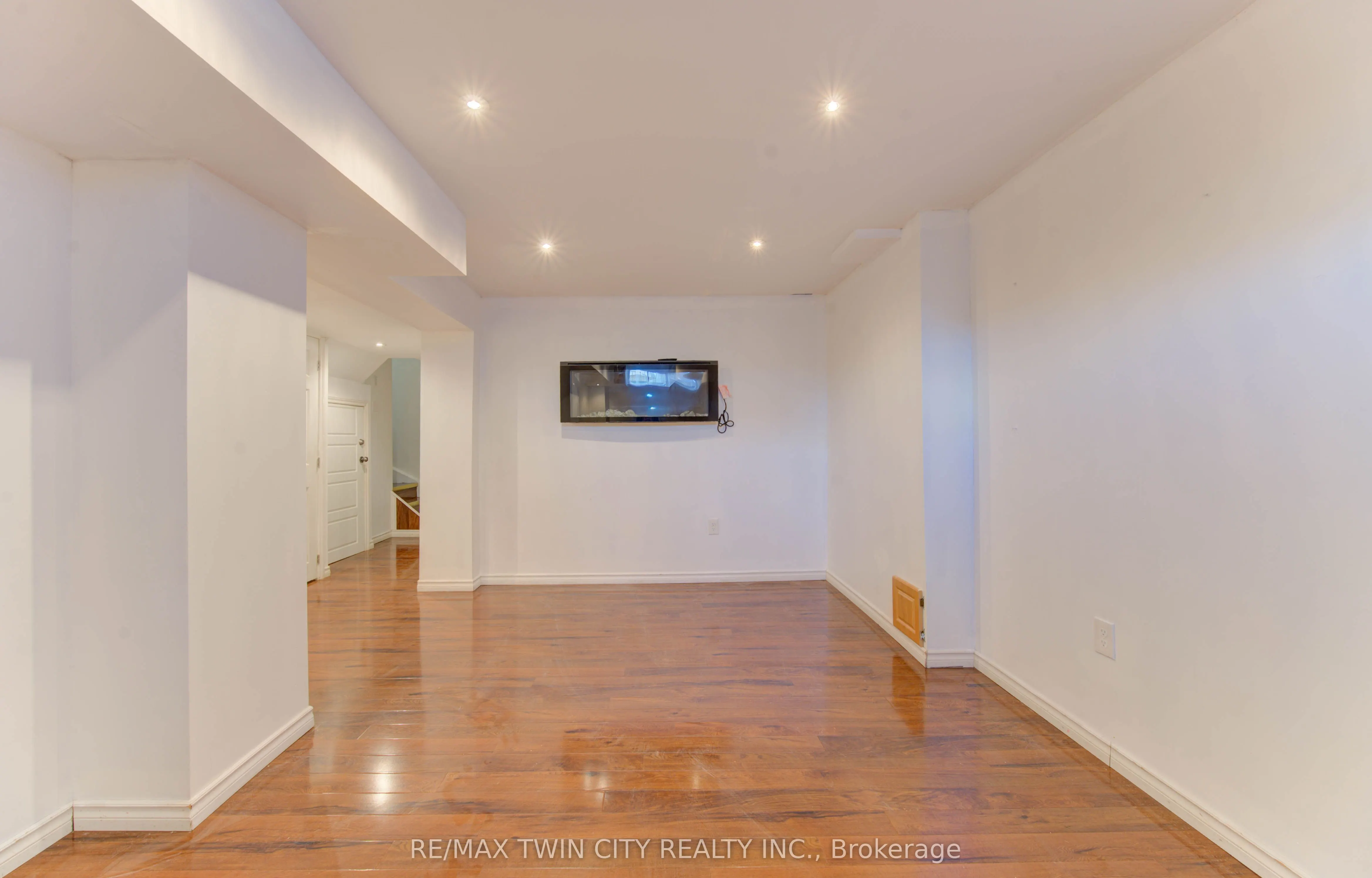 82 Trowbridge Street