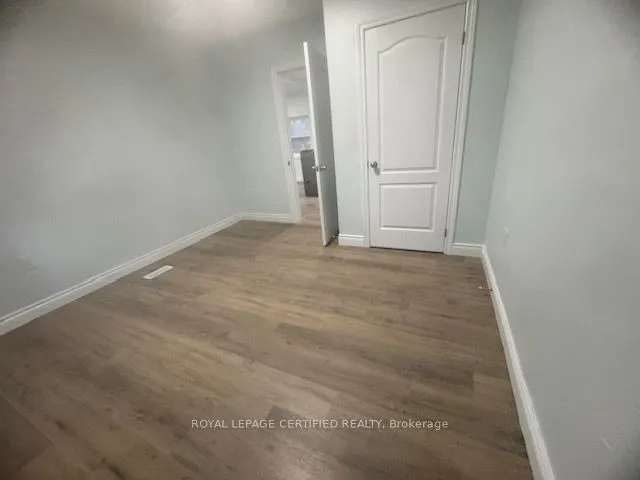 194 Samuels Street, #Main Floor