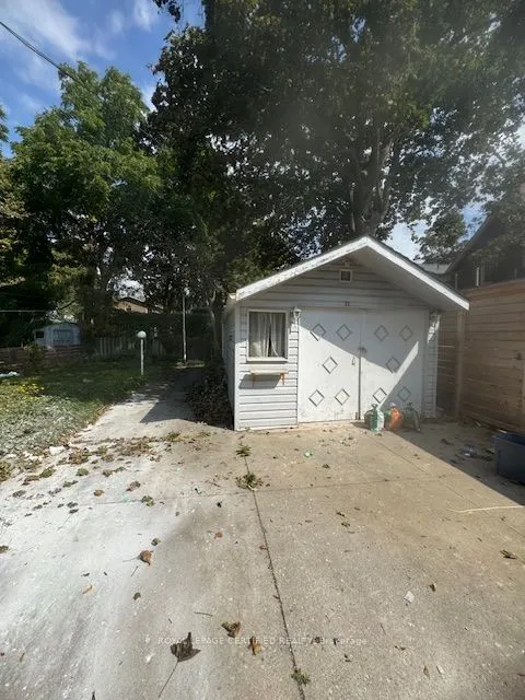 194 Samuels Street, #Main Floor