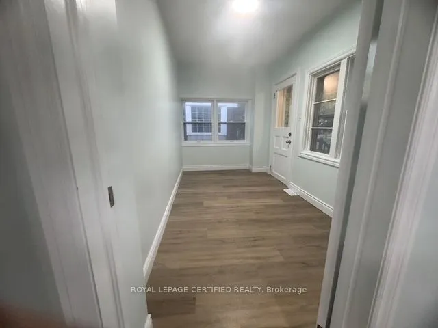 194 Samuels Street, #Main Floor