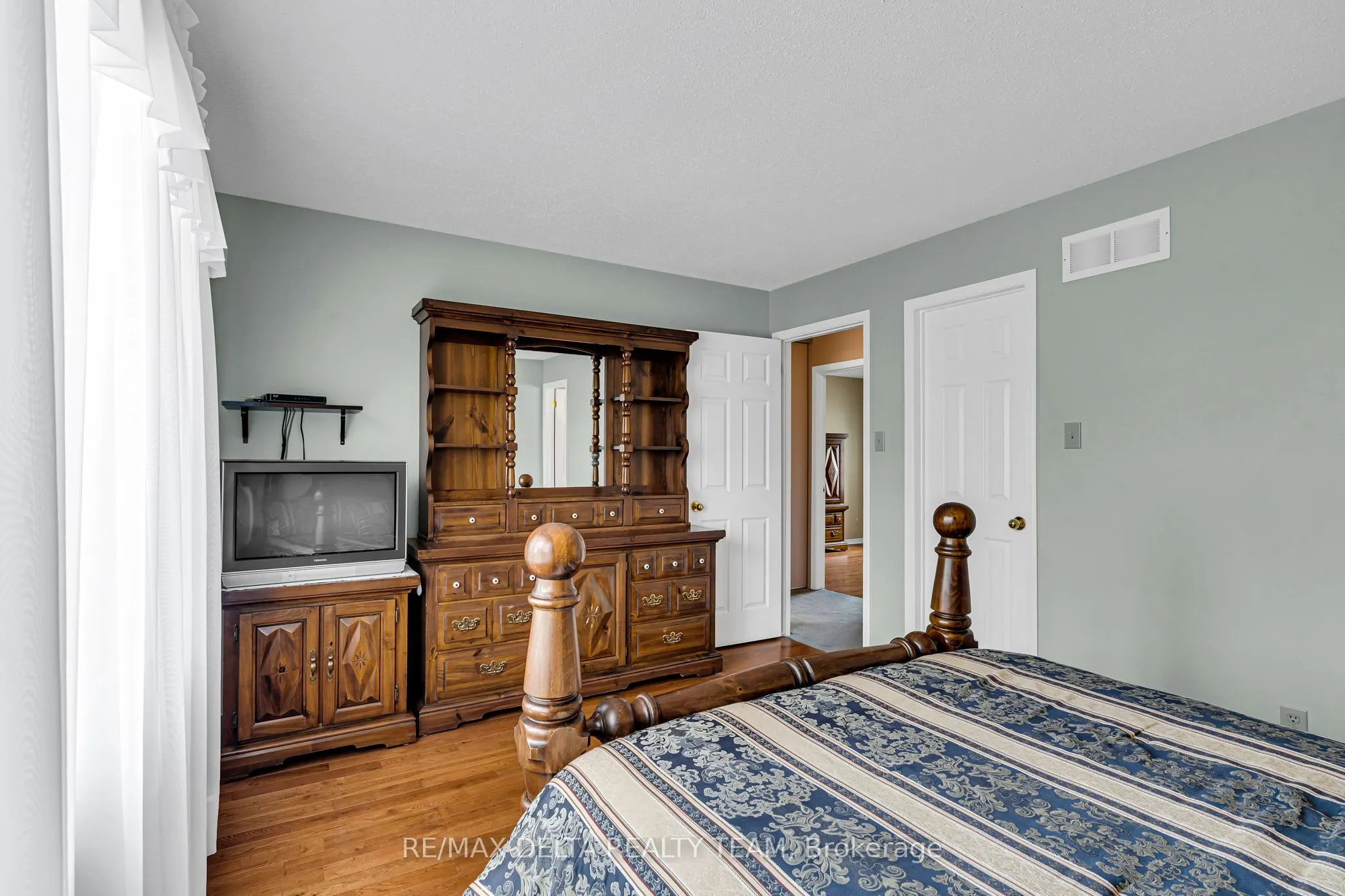 6565 DES CHOUETTES Lane