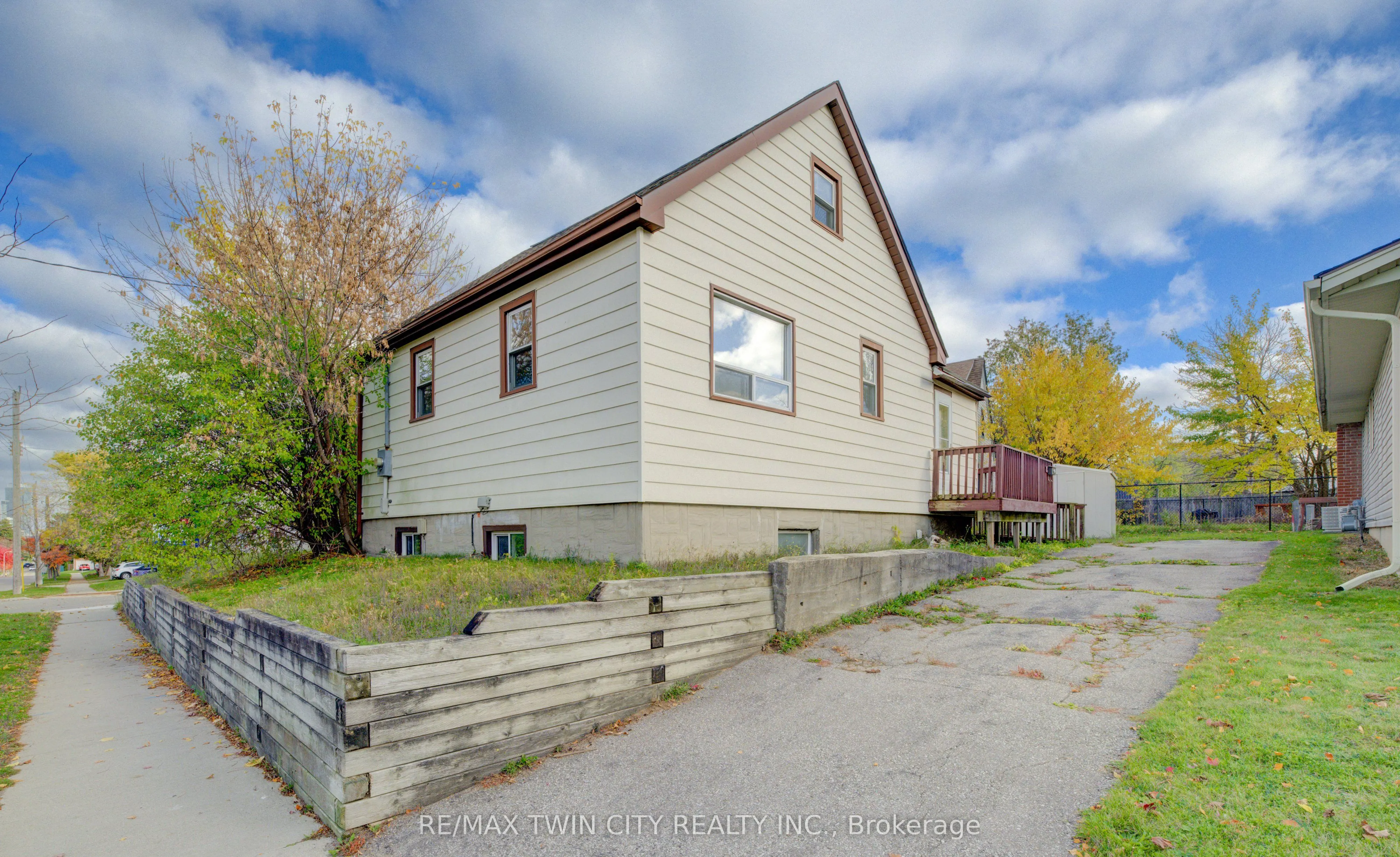 439 ALICE Avenue