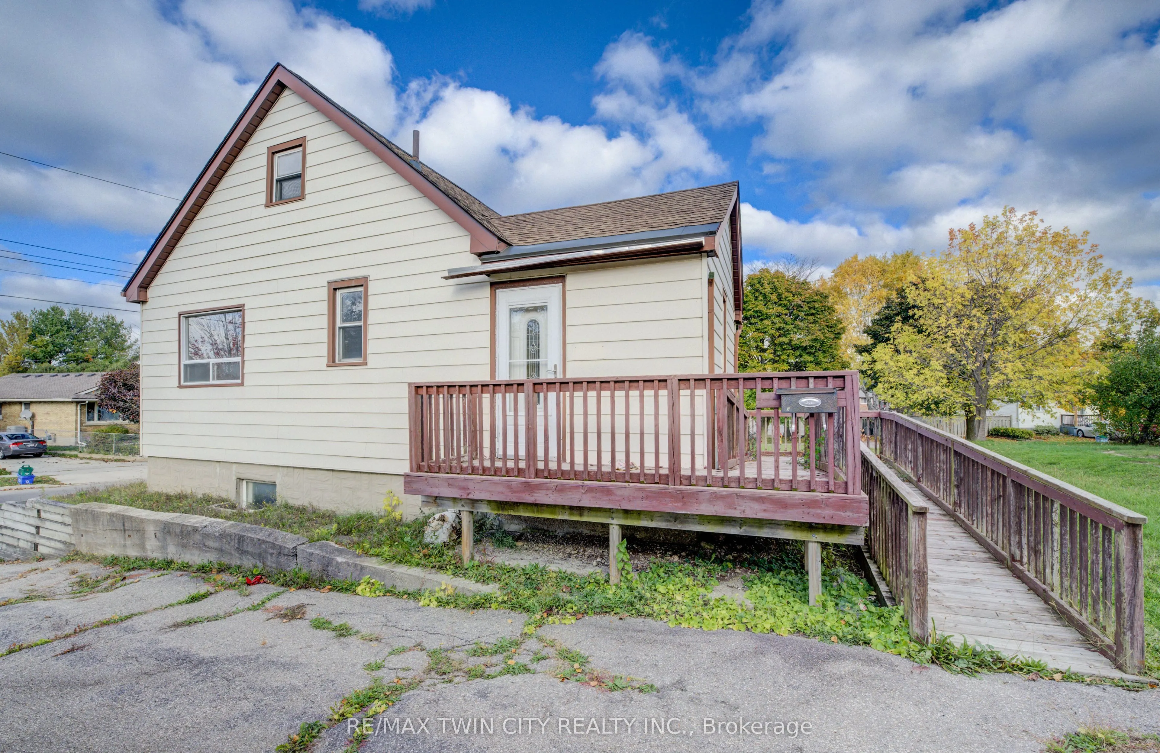 439 ALICE Avenue