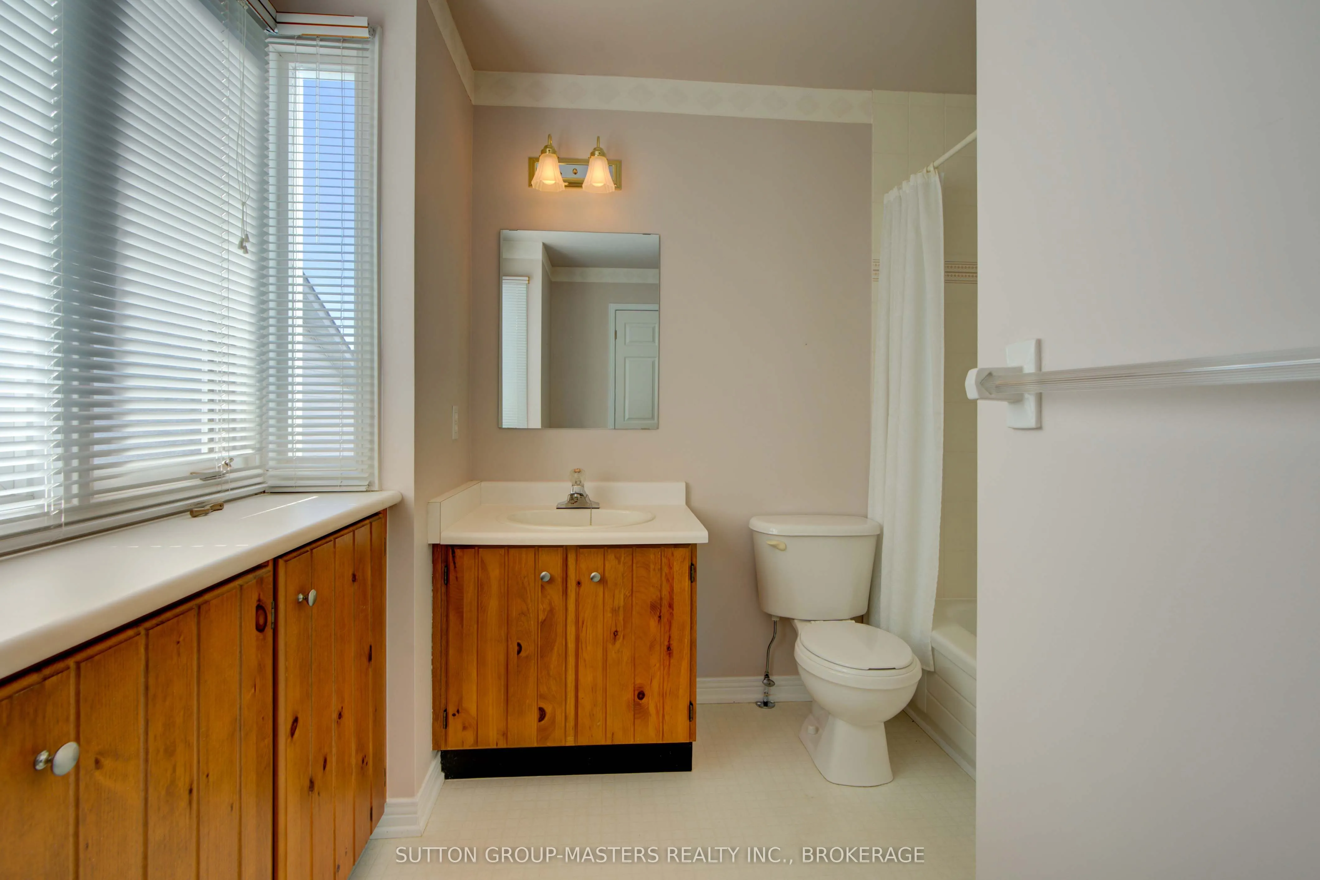 17 Country Club Drive, #Country Cl