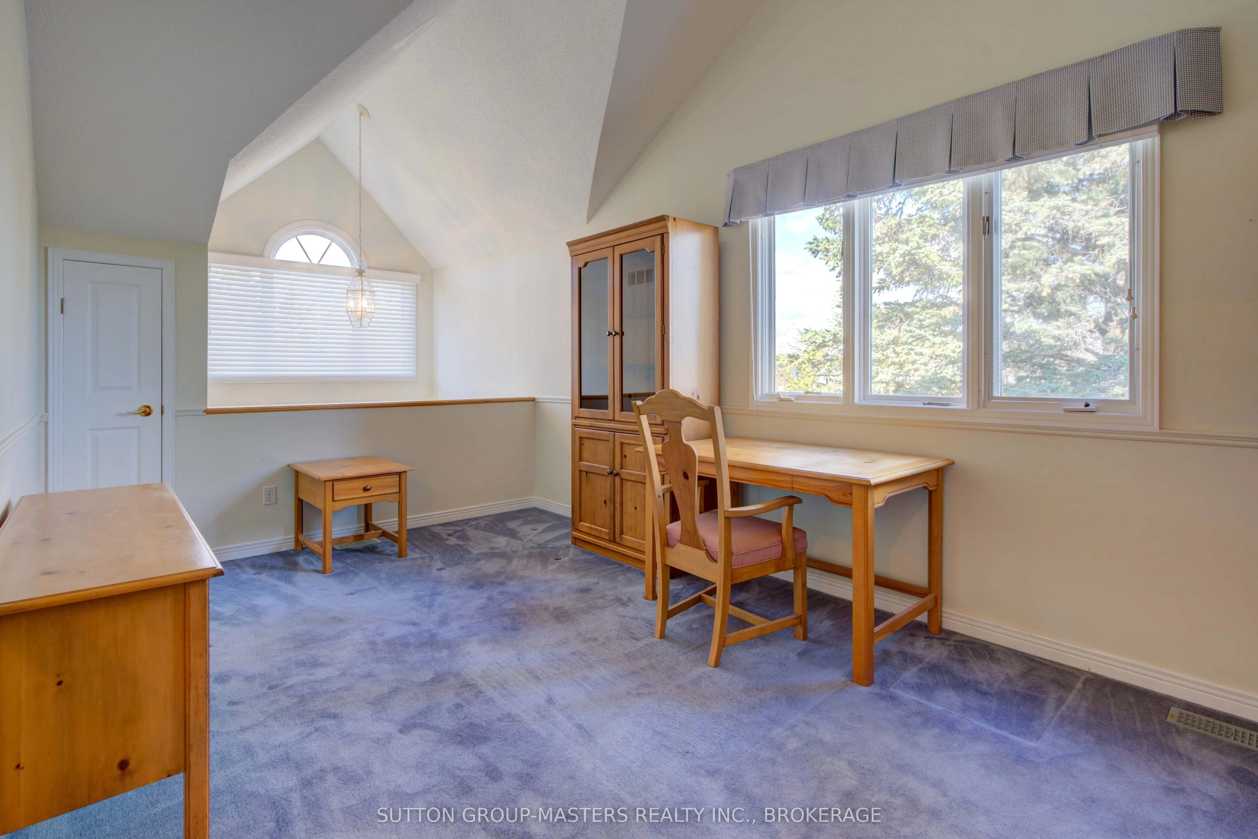 17 Country Club Drive, #Country Cl