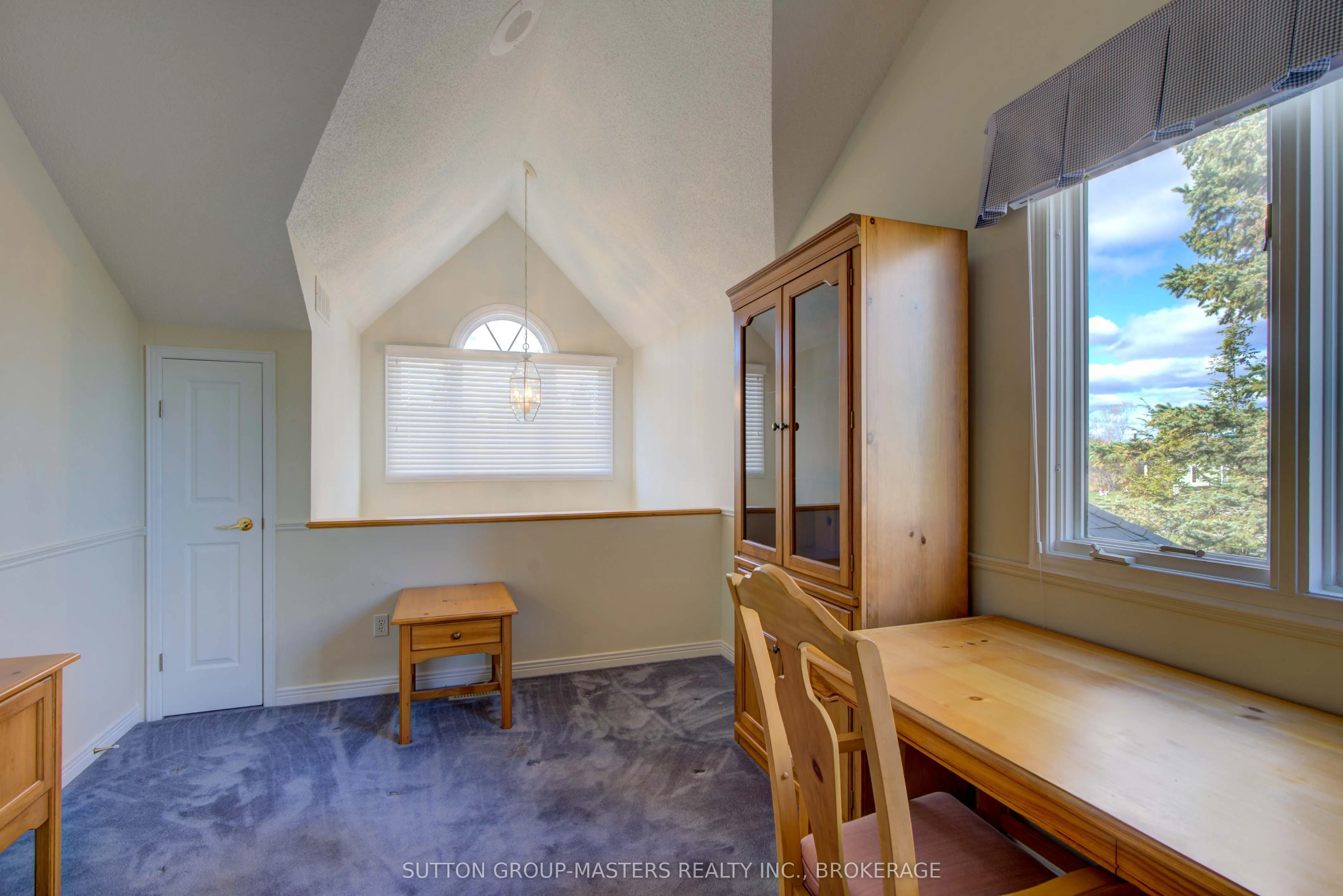 17 Country Club Drive, #Country Cl