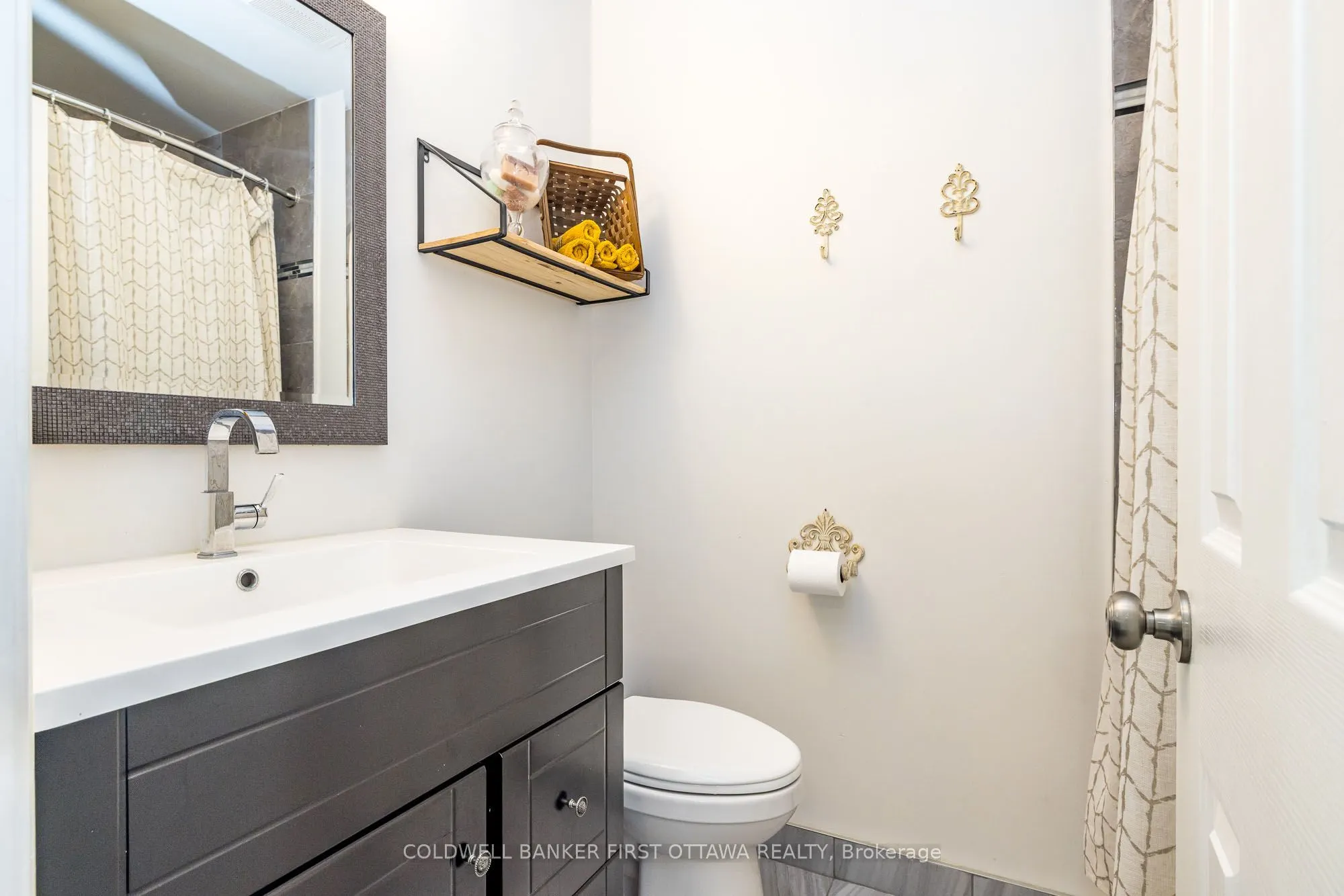 100 MANION HEIGHTS Crescent