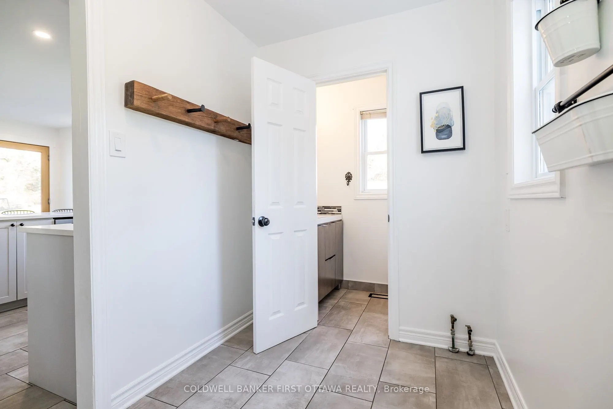 100 MANION HEIGHTS Crescent