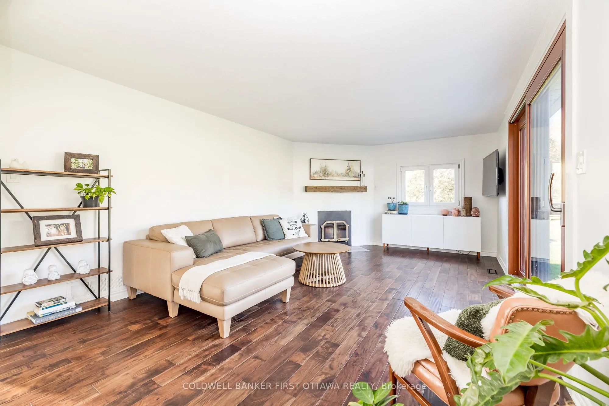 100 MANION HEIGHTS Crescent