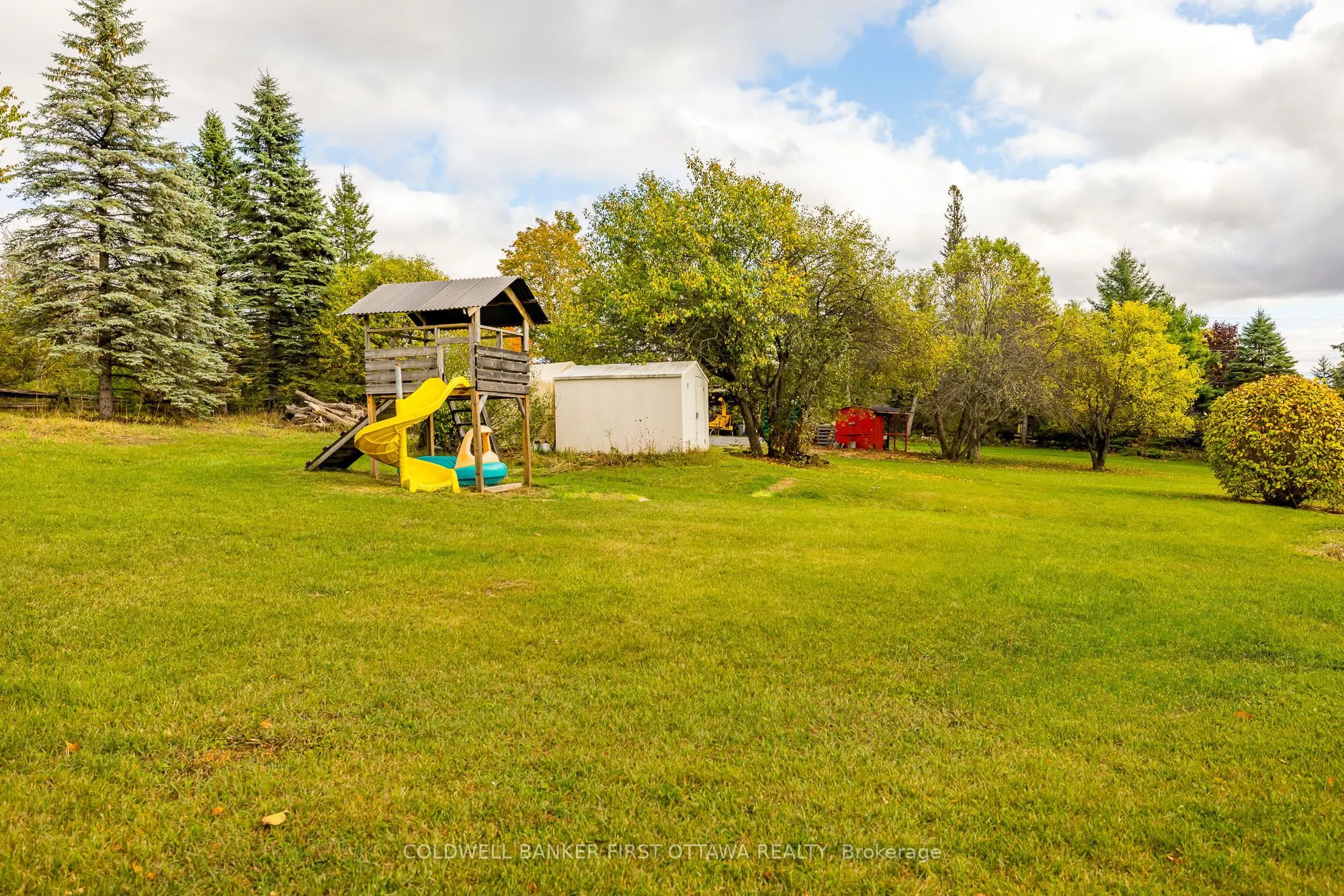 100 MANION HEIGHTS Crescent