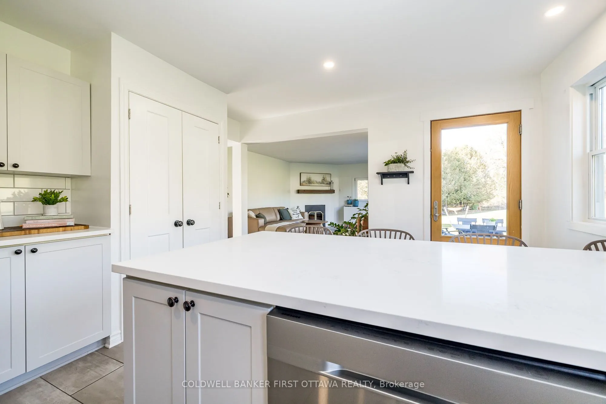 100 MANION HEIGHTS Crescent