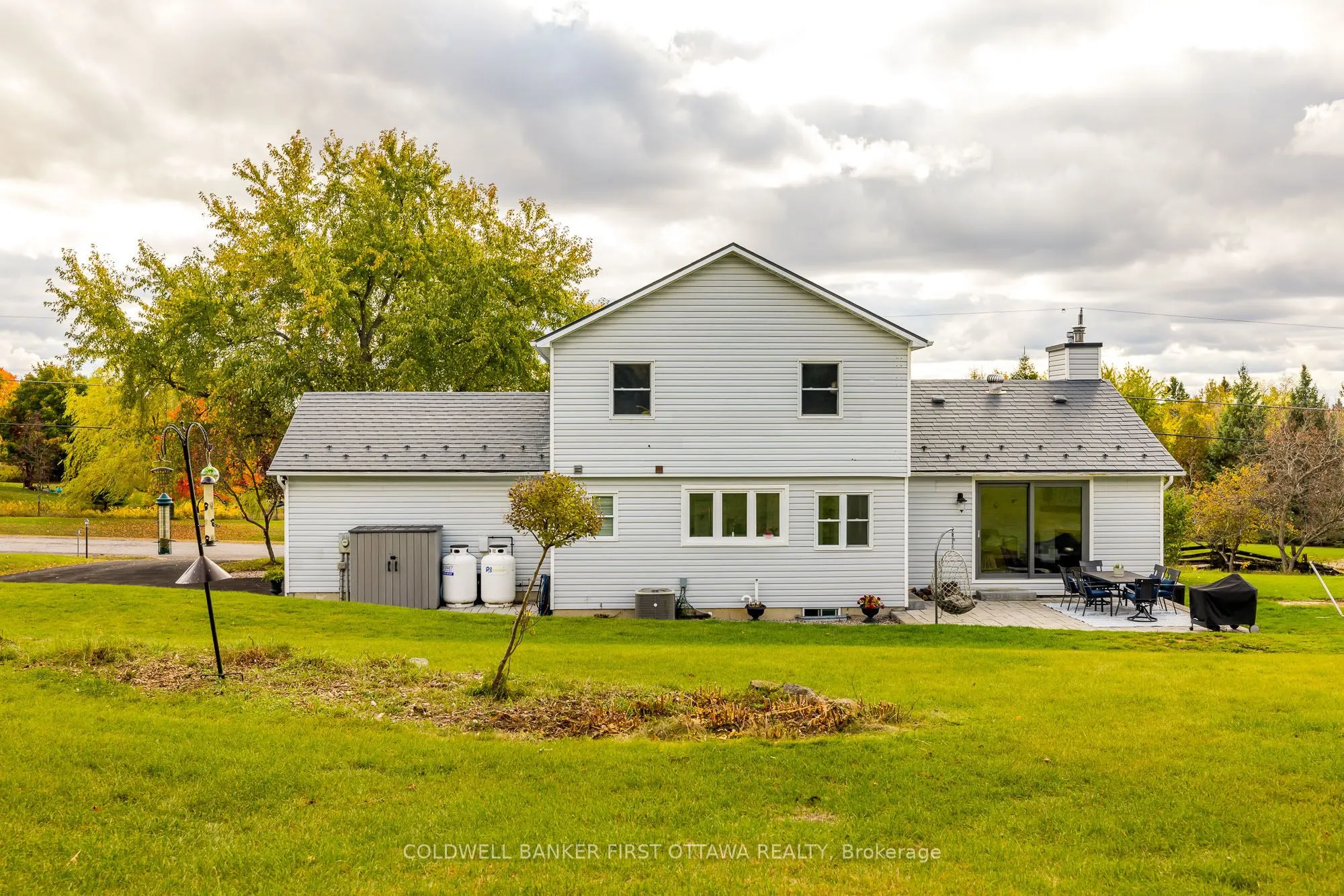 100 MANION HEIGHTS Crescent