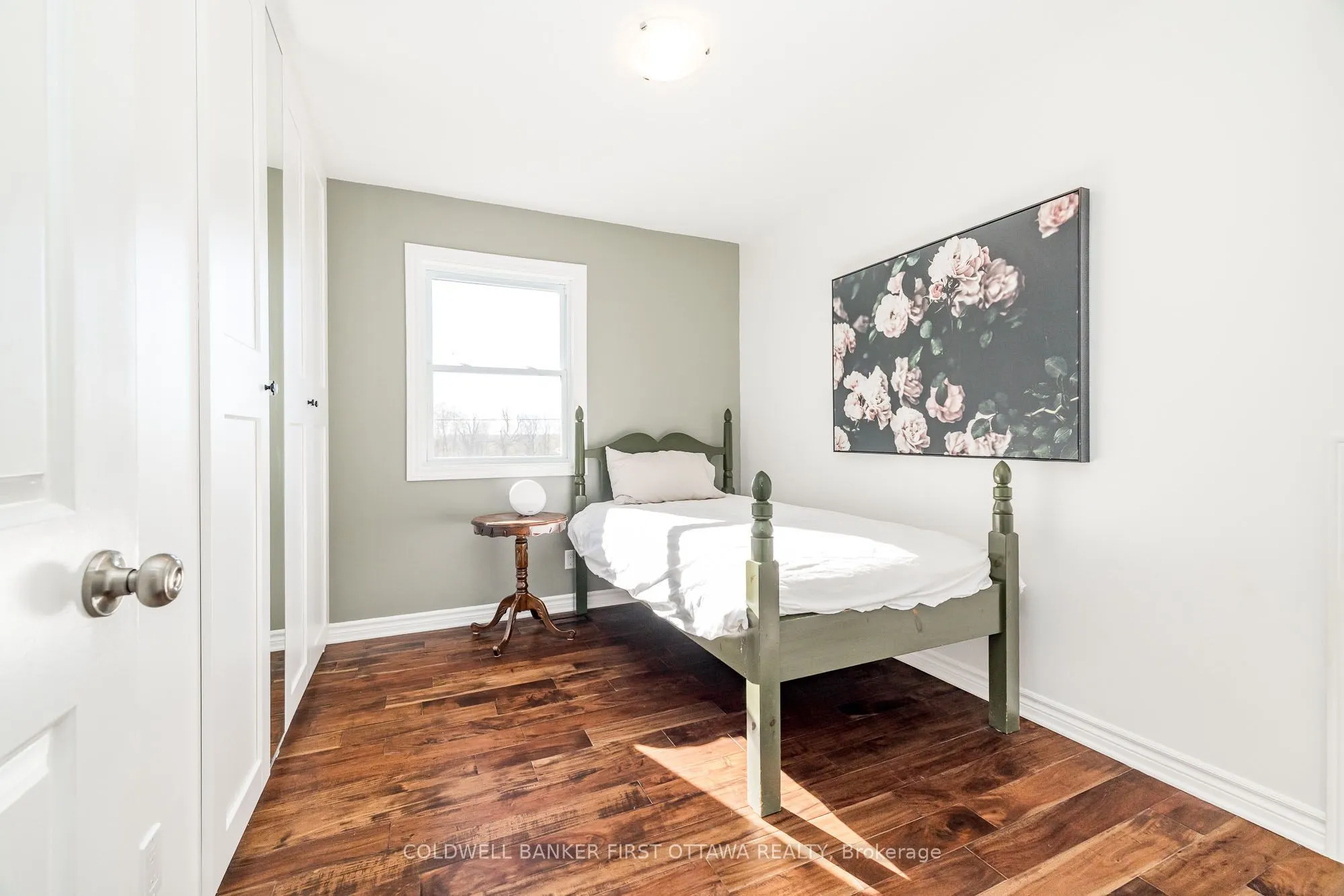 100 MANION HEIGHTS Crescent